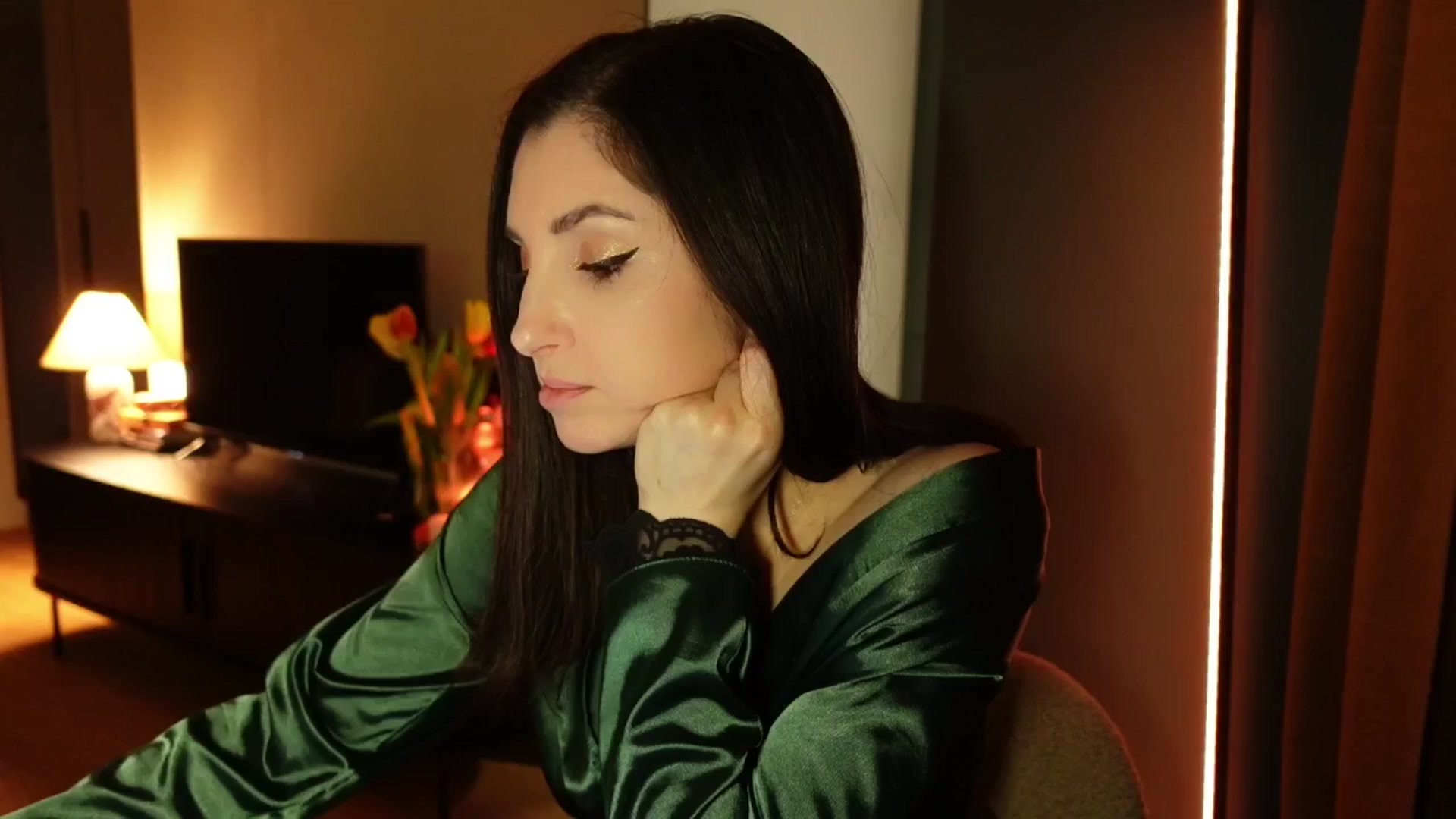 Gallery image thumbnail from Maddie's myfreecams stream on, 03/11/2025, 23:25 image 7 of 20