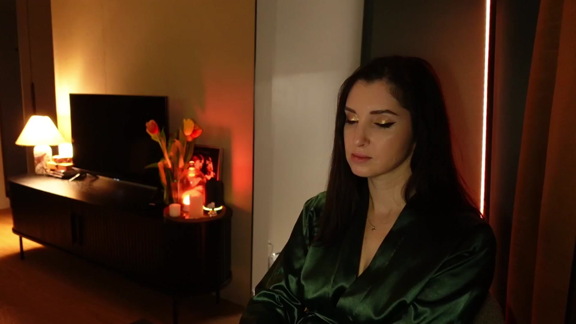 Gallery image thumbnail from Maddie's myfreecams stream on, 03/12/2025, 01:45 image 11 of 20