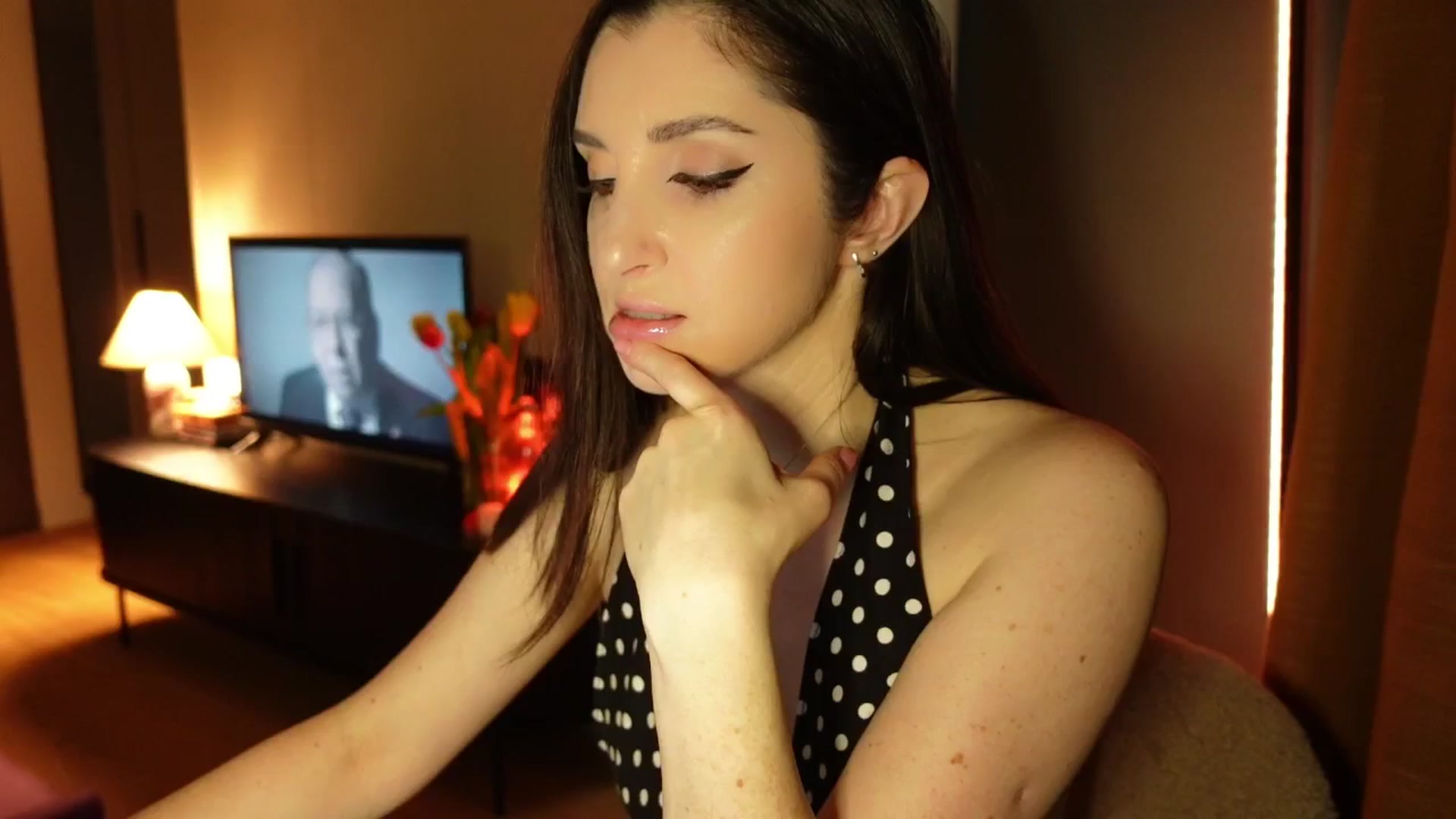 Gallery image thumbnail from Maddie's myfreecams stream on, 03/12/2025, 19:00 image 14 of 20