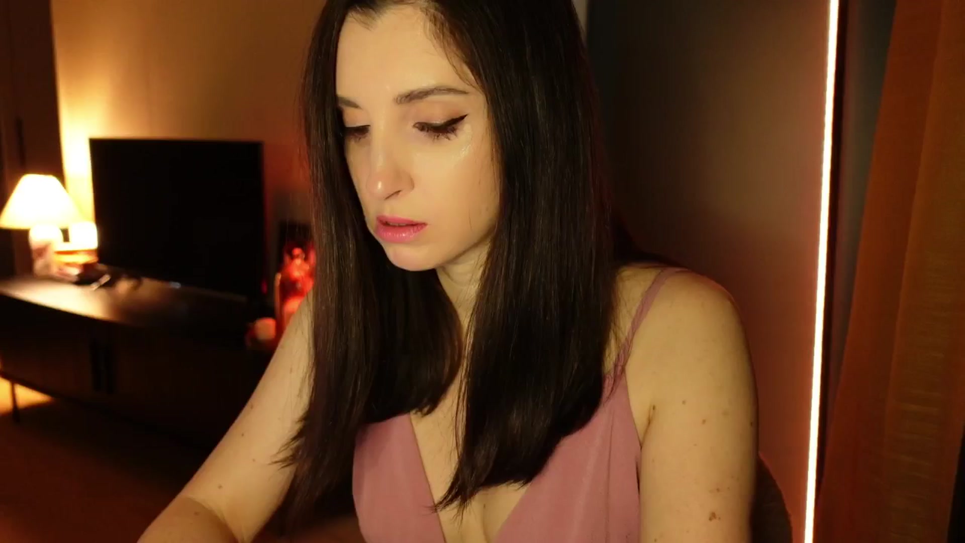 Gallery image thumbnail from Maddie's myfreecams stream on, 03/15/2025, 21:12 image 8 of 20