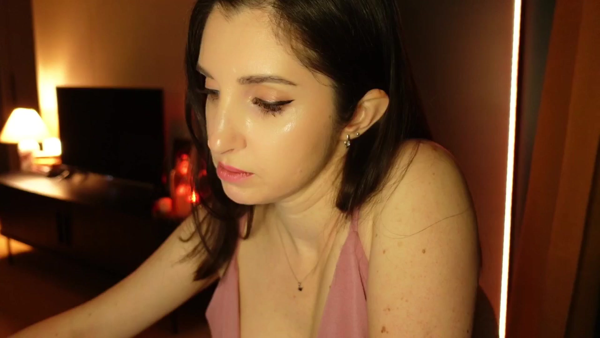 Gallery image thumbnail from Maddie's myfreecams stream on, 03/16/2025, 24:03 image 2 of 20
