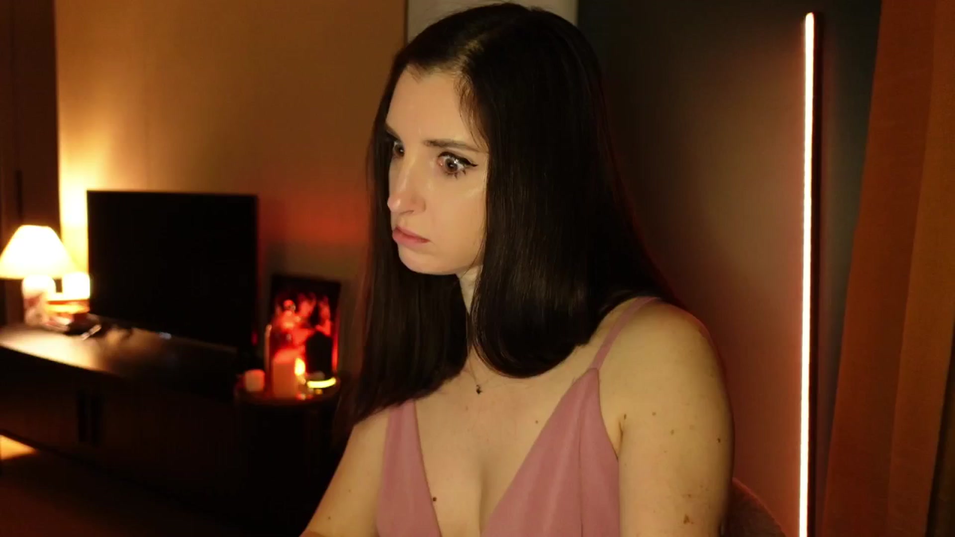 Gallery image thumbnail from Maddie's myfreecams stream on, 03/16/2025, 02:08 image 15 of 20