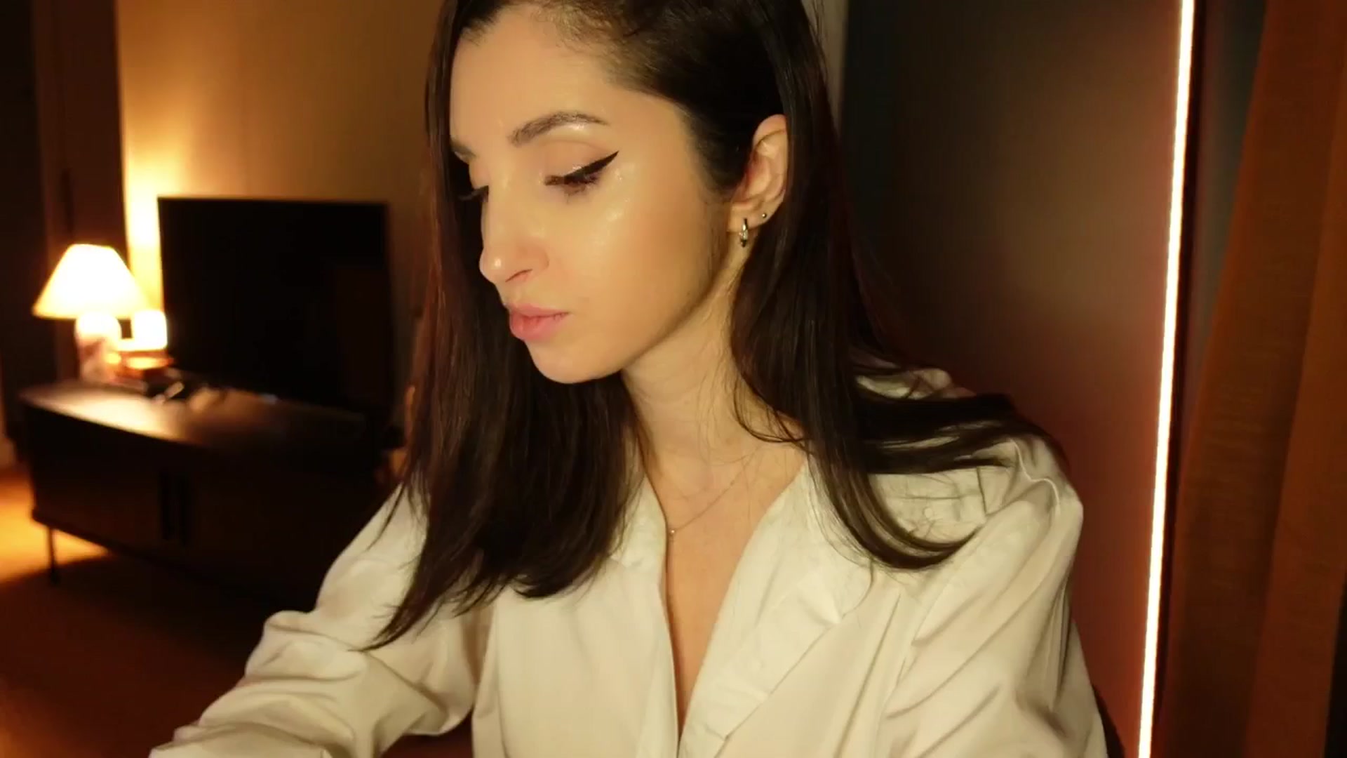 Gallery image thumbnail from Maddie's myfreecams stream on, 03/19/2025, 01:49 image 9 of 20