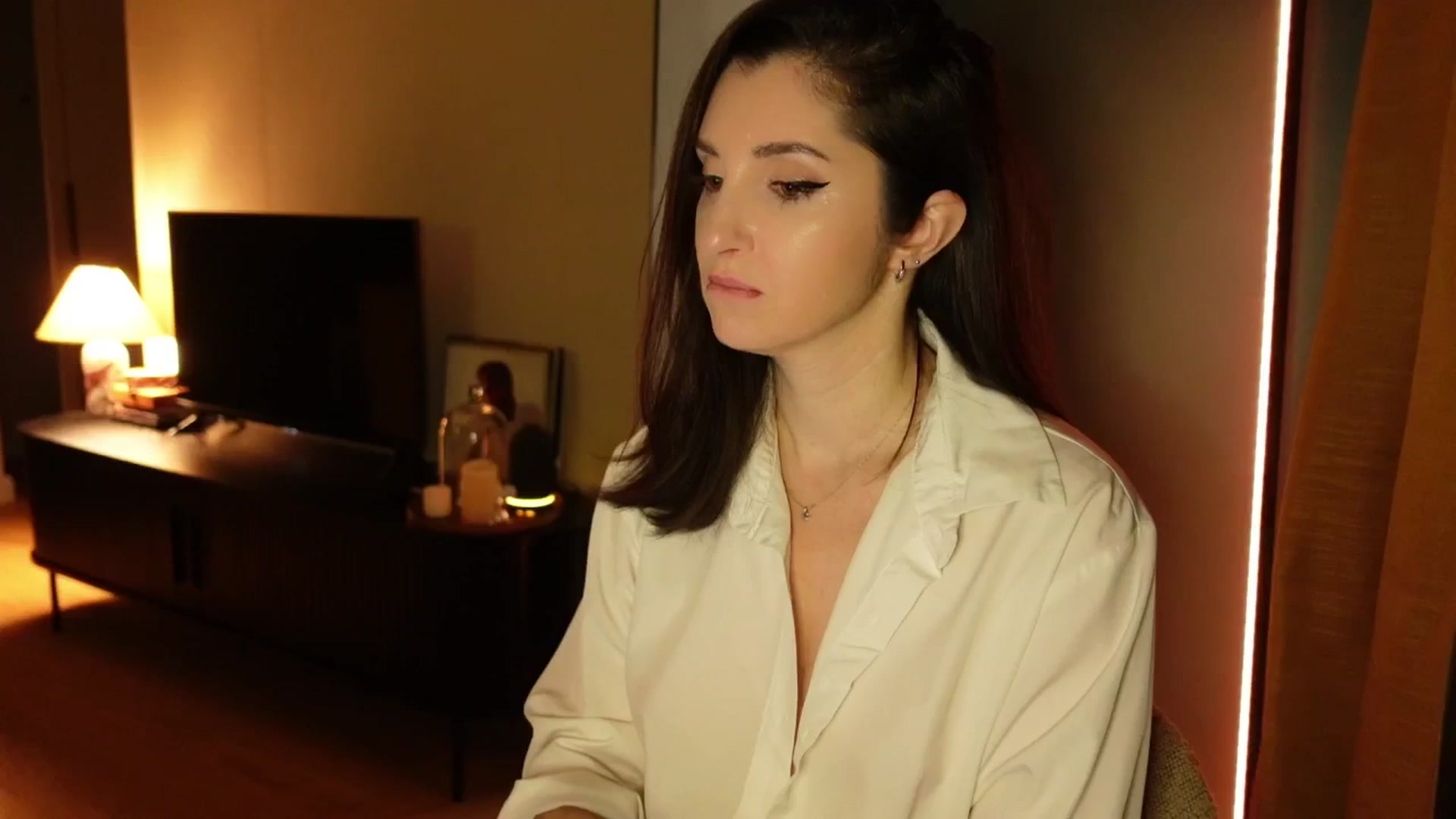 Gallery image thumbnail from Maddie's myfreecams stream on, 03/19/2025, 01:49 image 10 of 20