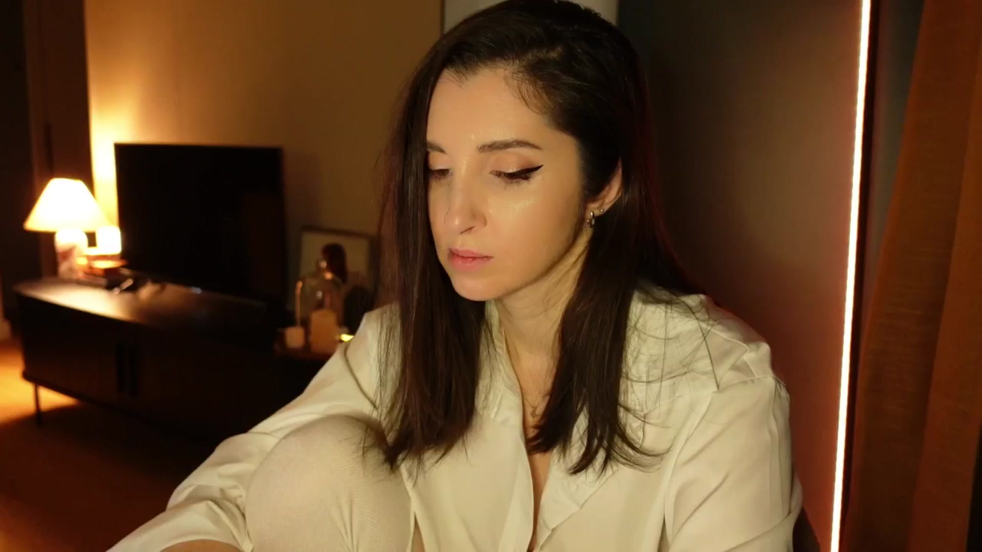 Gallery image thumbnail from Maddie's myfreecams stream on, 03/19/2025, 01:49 image 13 of 20