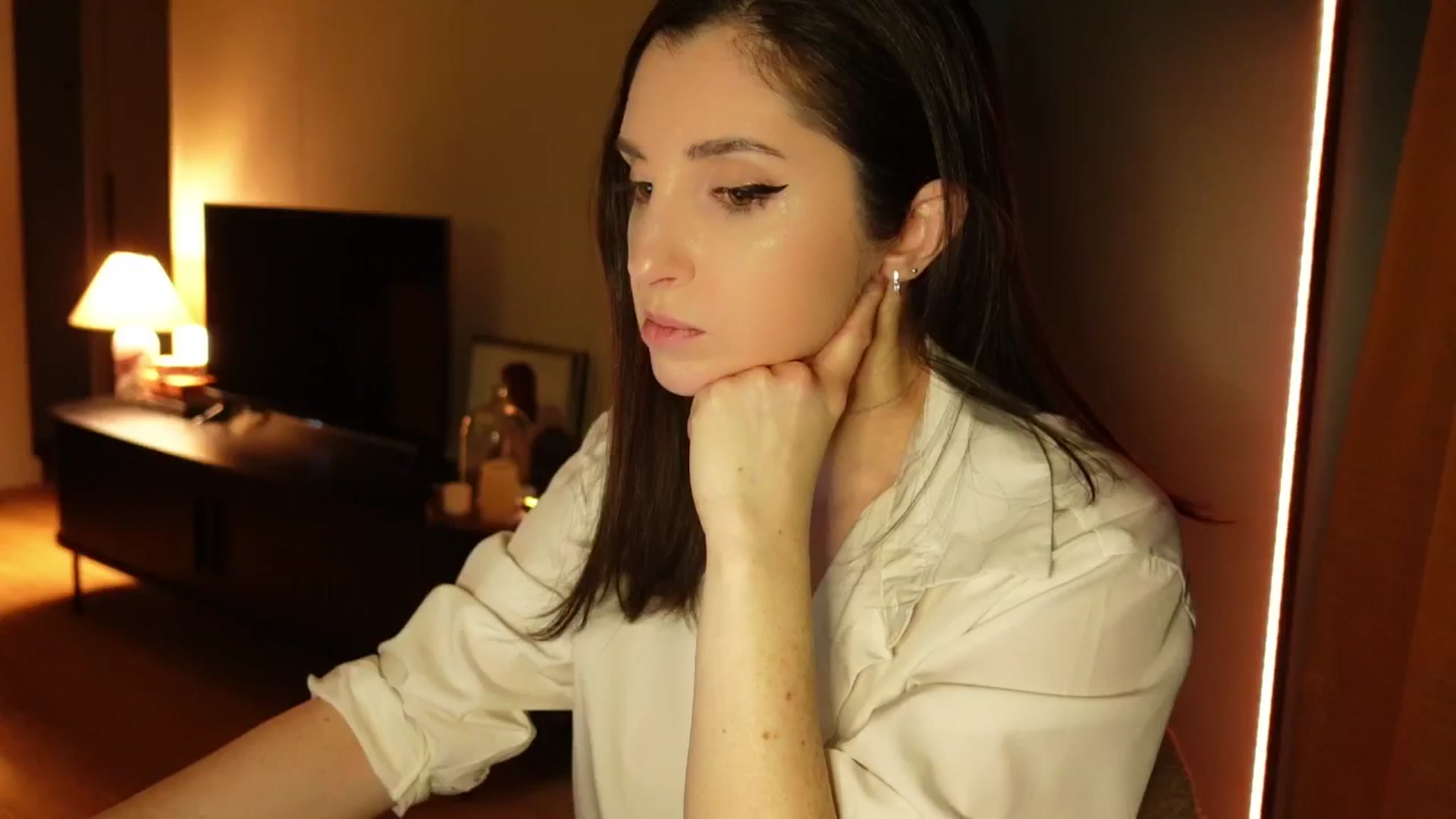 Gallery image thumbnail from Maddie's myfreecams stream on, 03/19/2025, 02:50 image 17 of 20