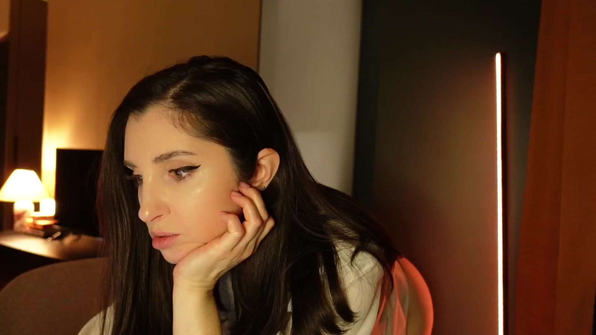 Gallery image thumbnail from Maddie's myfreecams stream on, 03/19/2025, 02:50 image 1 of 20
