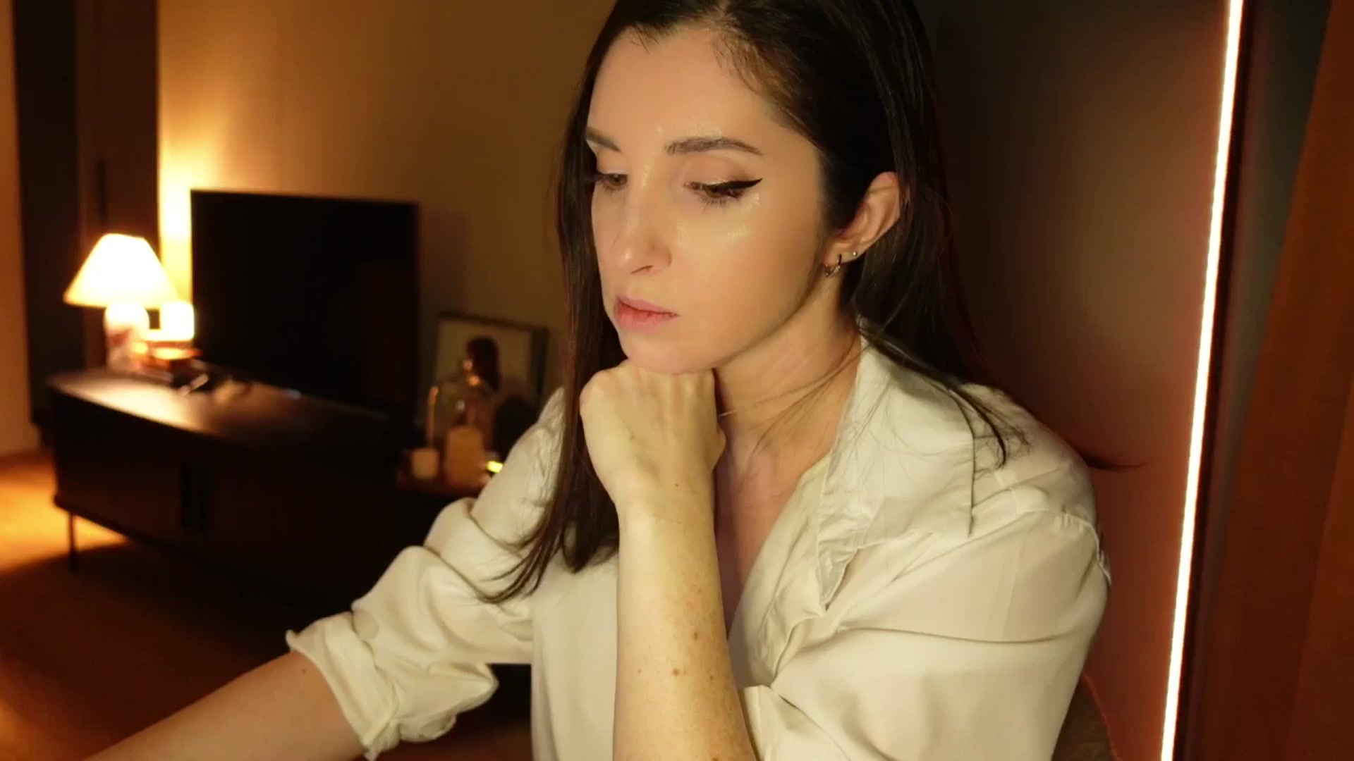 Gallery image thumbnail from Maddie's myfreecams stream on, 03/19/2025, 02:50 image 16 of 20