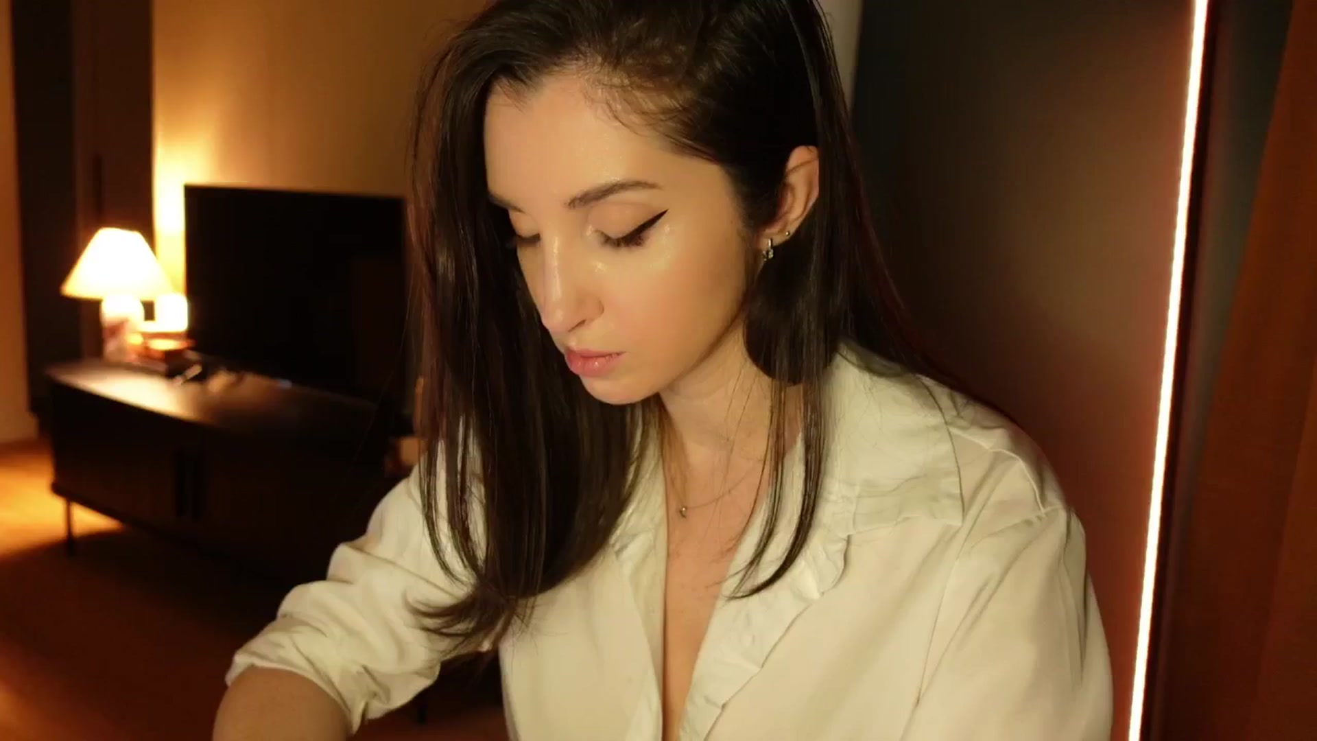 Gallery image thumbnail from Maddie's myfreecams stream on, 03/19/2025, 02:50 image 13 of 20