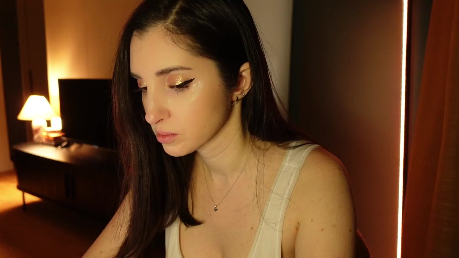 Gallery image thumbnail from Maddie's myfreecams stream on, 03/20/2025, 24:18 image 19 of 20