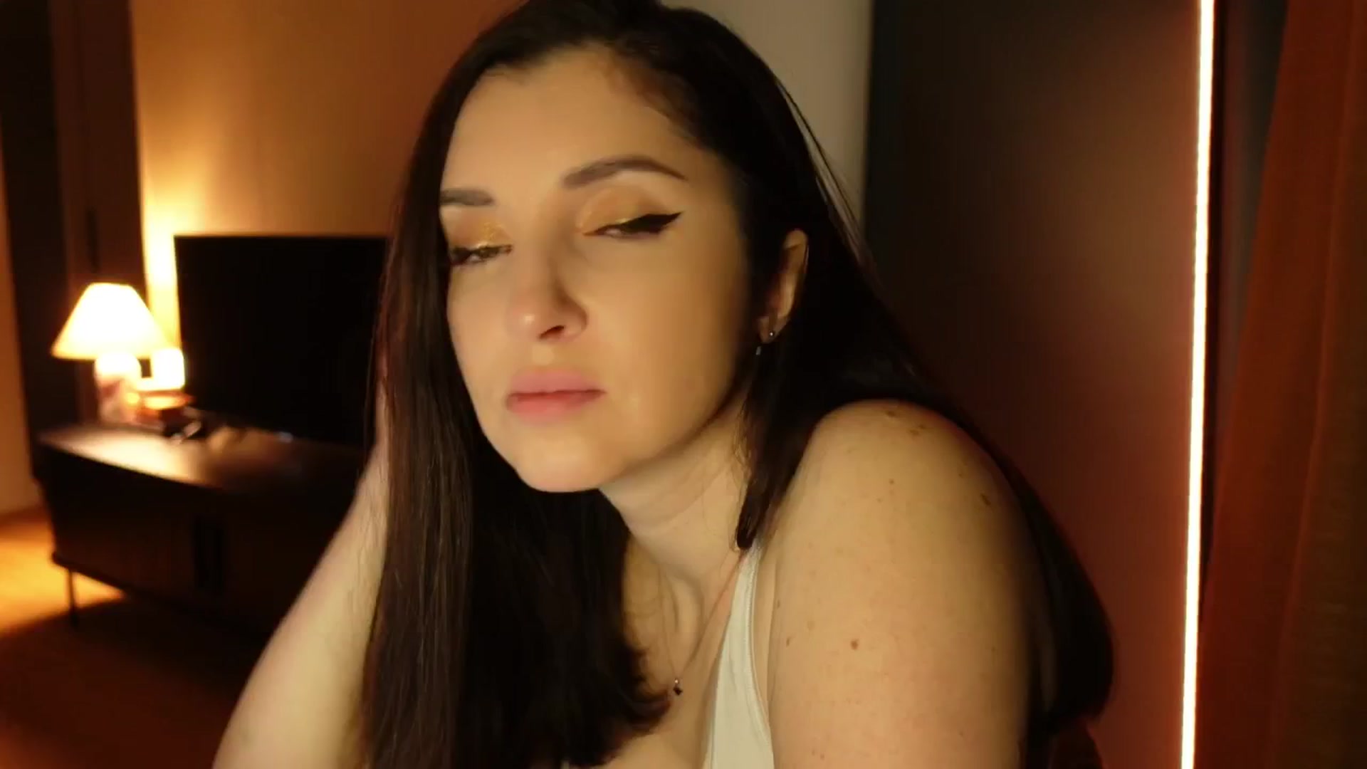 Gallery image thumbnail from Maddie's myfreecams stream on, 03/20/2025, 24:18 image 11 of 20