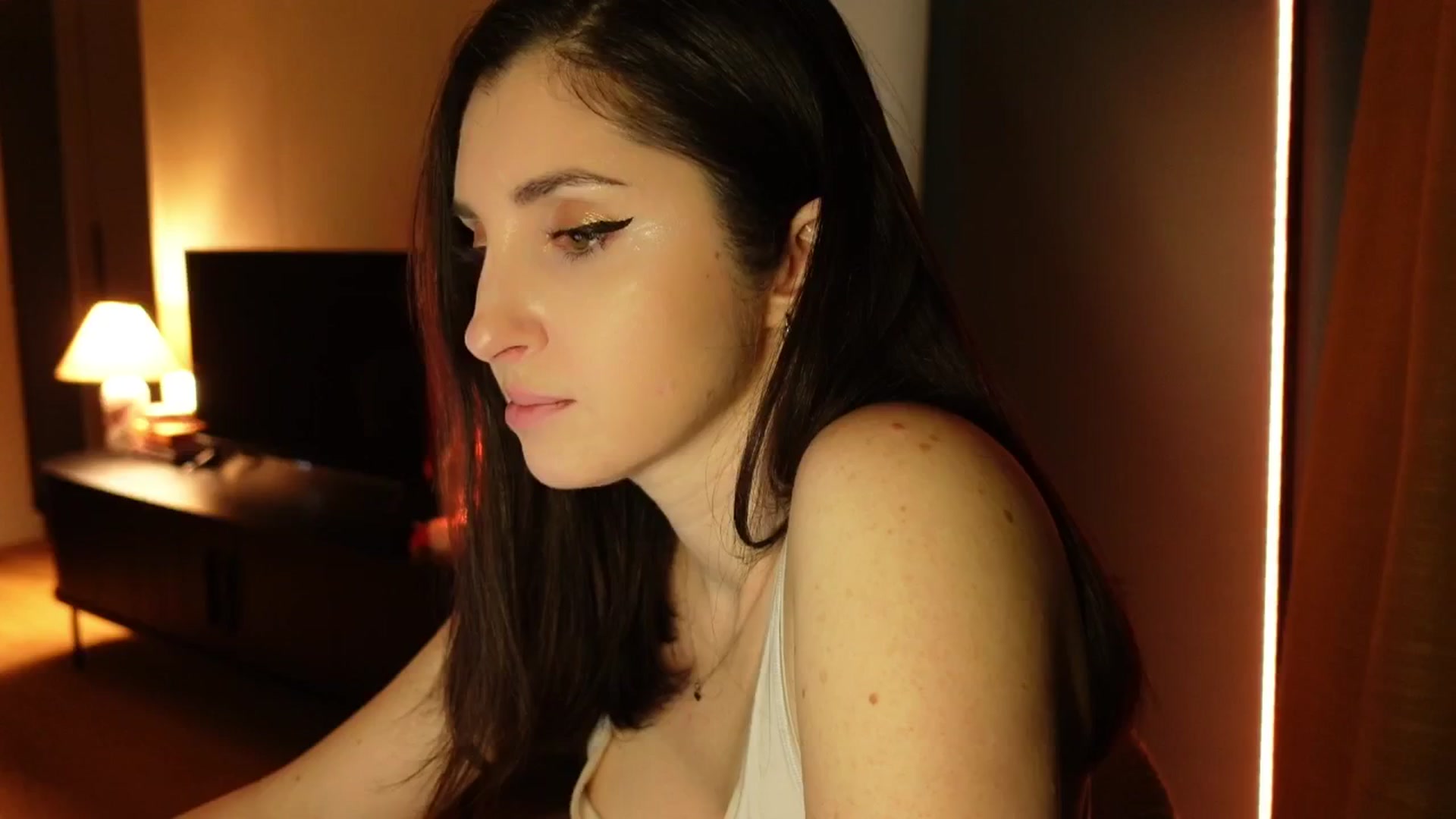 Gallery image thumbnail from Maddie's myfreecams stream on, 03/20/2025, 24:18 image 10 of 20