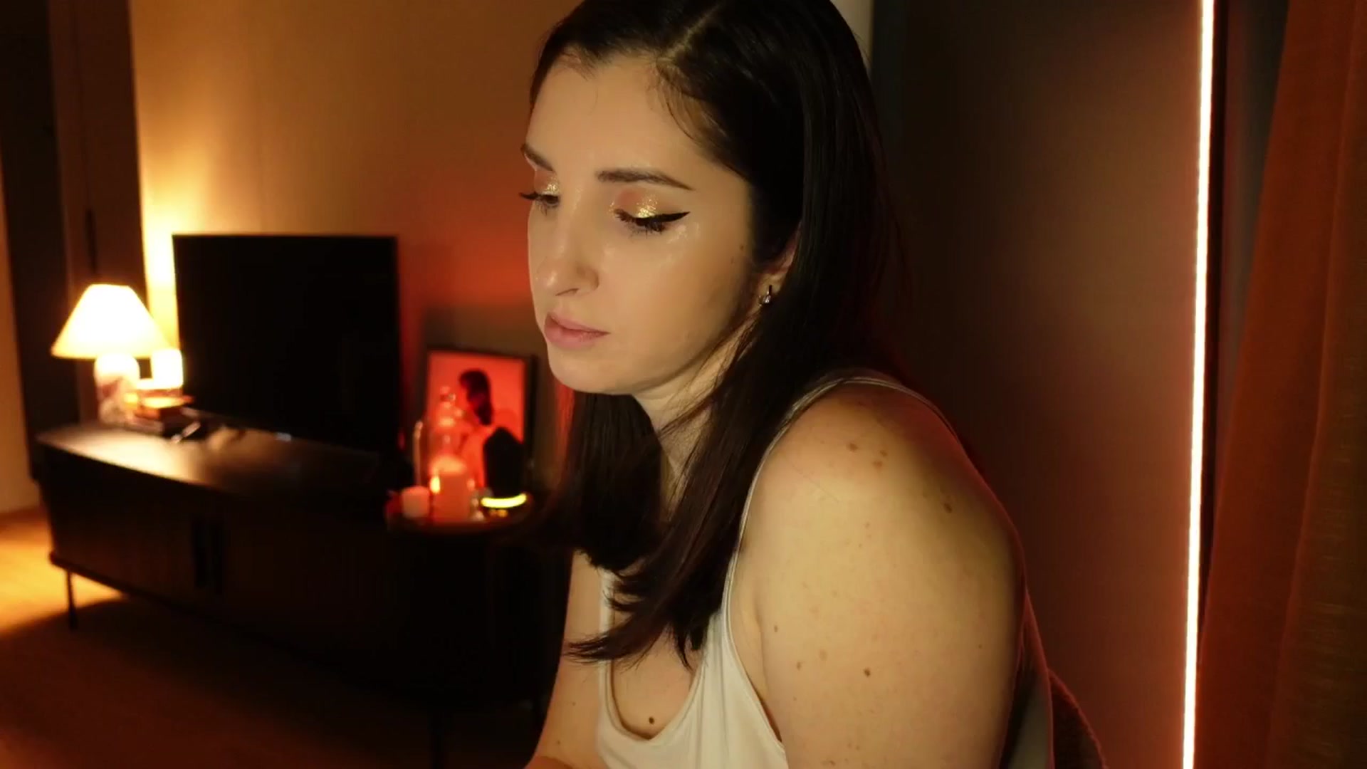 Gallery image thumbnail from Maddie's myfreecams stream on, 03/20/2025, 24:18 image 5 of 20