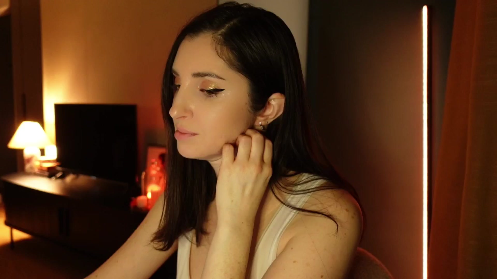 Gallery image thumbnail from Maddie's myfreecams stream on, 03/20/2025, 01:51 image 16 of 20