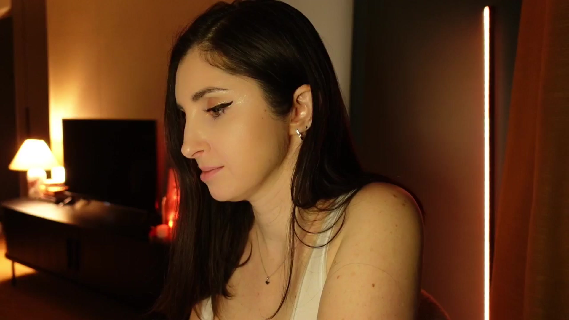 Gallery image thumbnail from Maddie's myfreecams stream on, 03/20/2025, 01:51 image 18 of 20