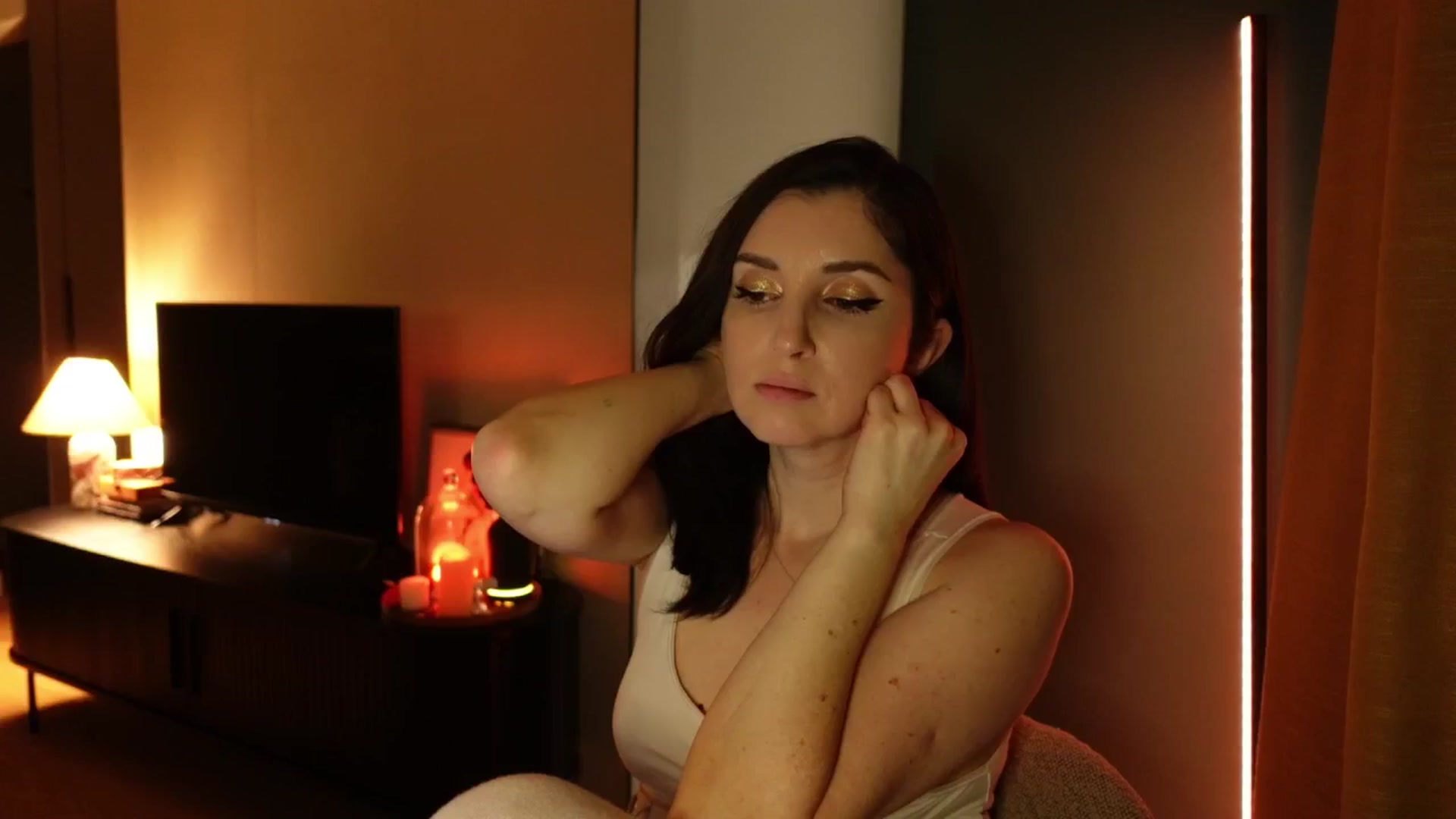 Gallery image thumbnail from Maddie's myfreecams stream on, 03/20/2025, 03:53 image 2 of 20