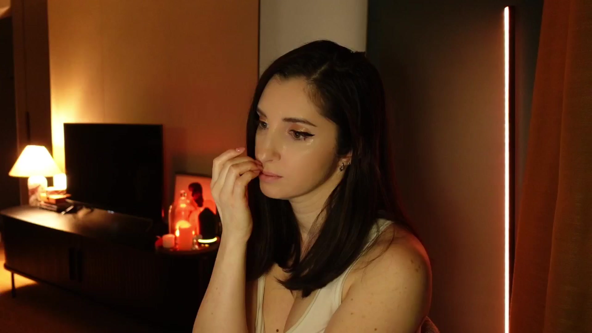 Gallery image thumbnail from Maddie's myfreecams stream on, 03/20/2025, 03:53 image 15 of 20