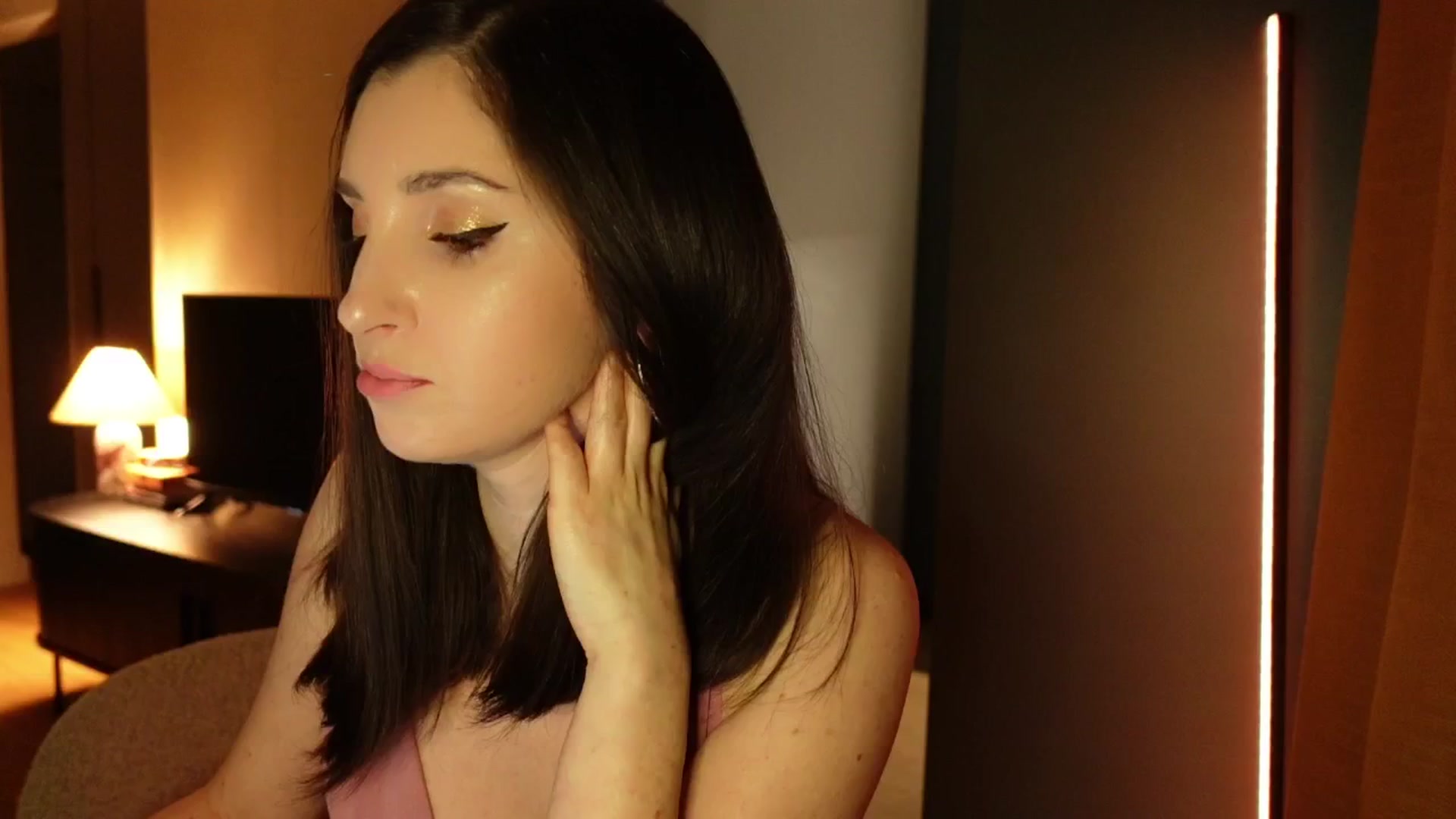 Gallery image thumbnail from Maddie's myfreecams stream on, 03/21/2025, 24:45 image 2 of 20