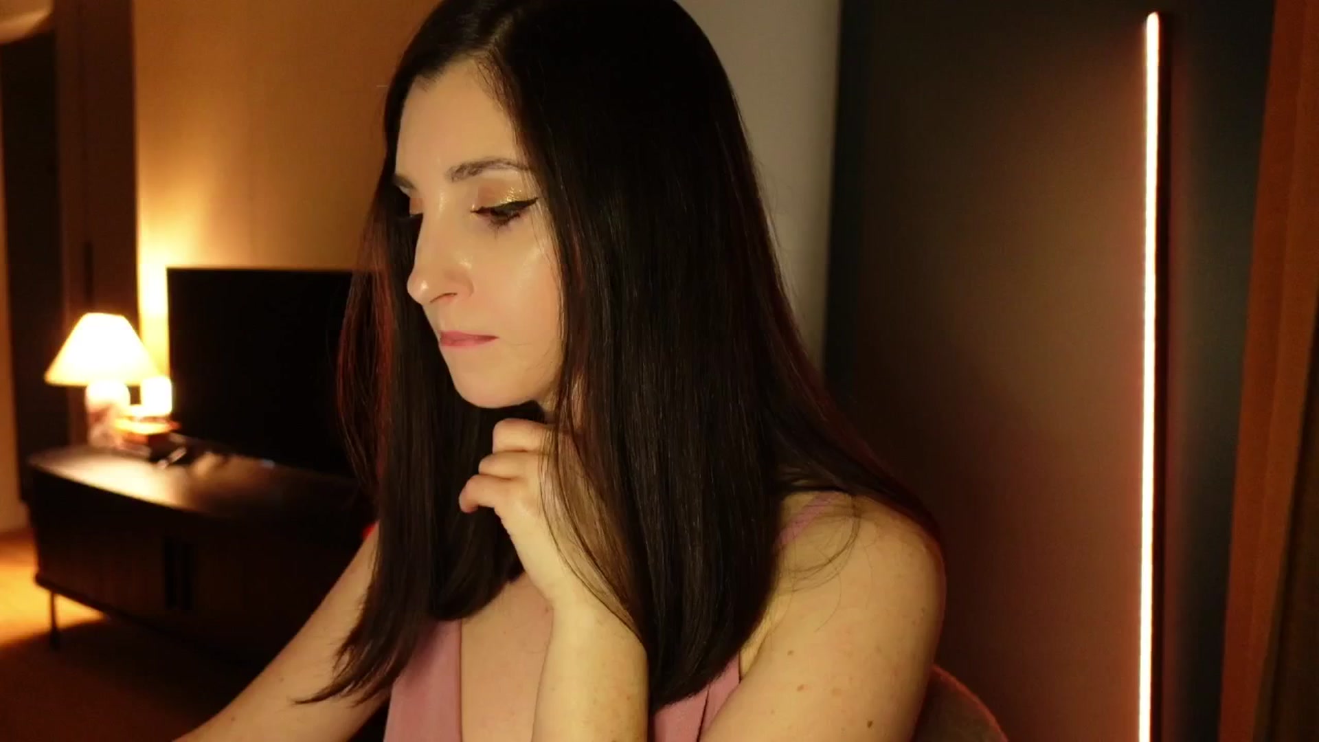 Gallery image thumbnail from Maddie's myfreecams stream on, 03/21/2025, 24:45 image 12 of 20