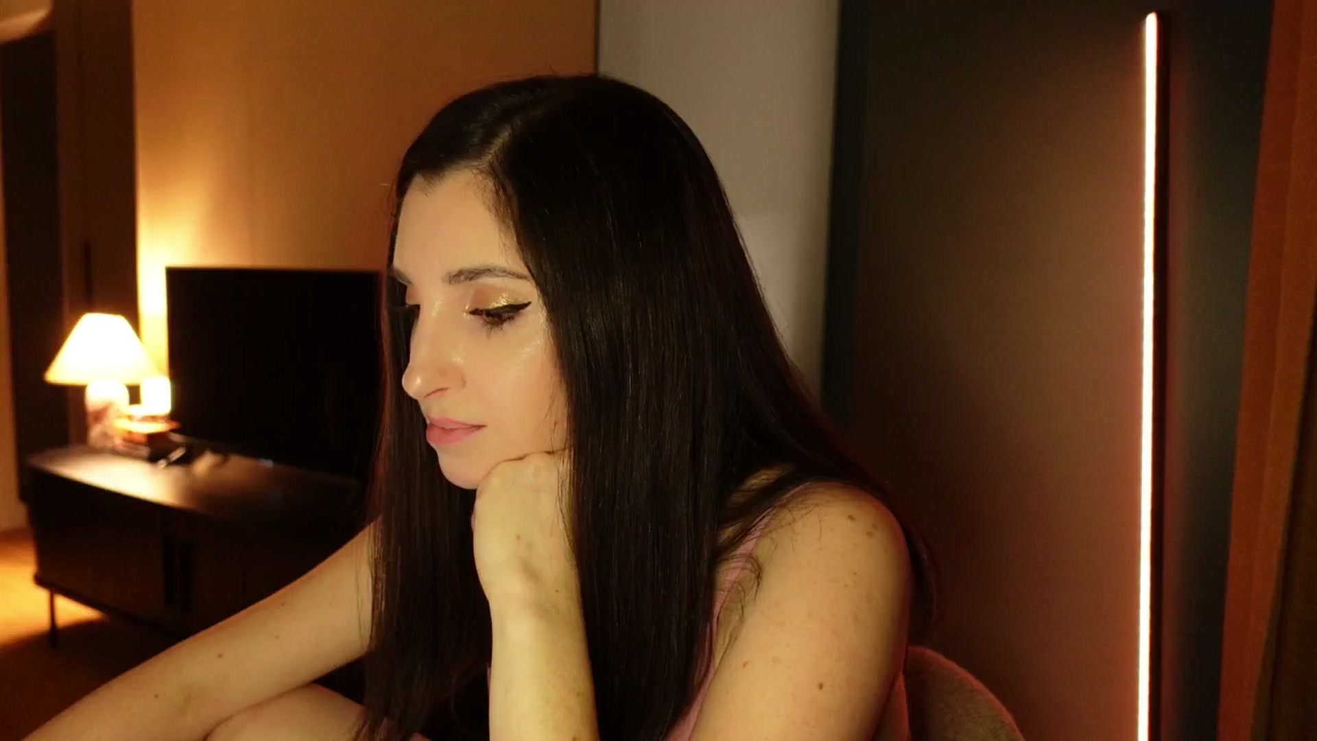 Gallery image thumbnail from Maddie's myfreecams stream on, 03/21/2025, 24:45 image 19 of 20