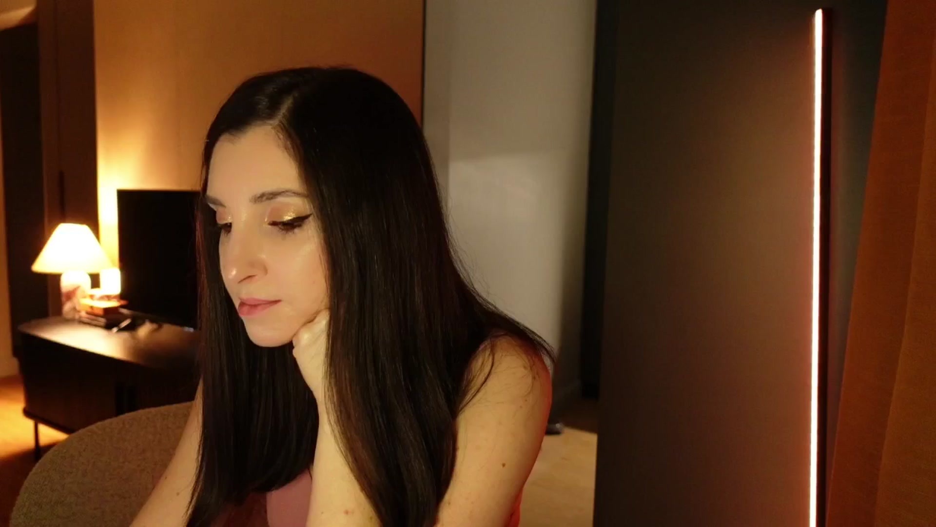 Gallery image thumbnail from Maddie's myfreecams stream on, 03/21/2025, 24:45 image 8 of 20
