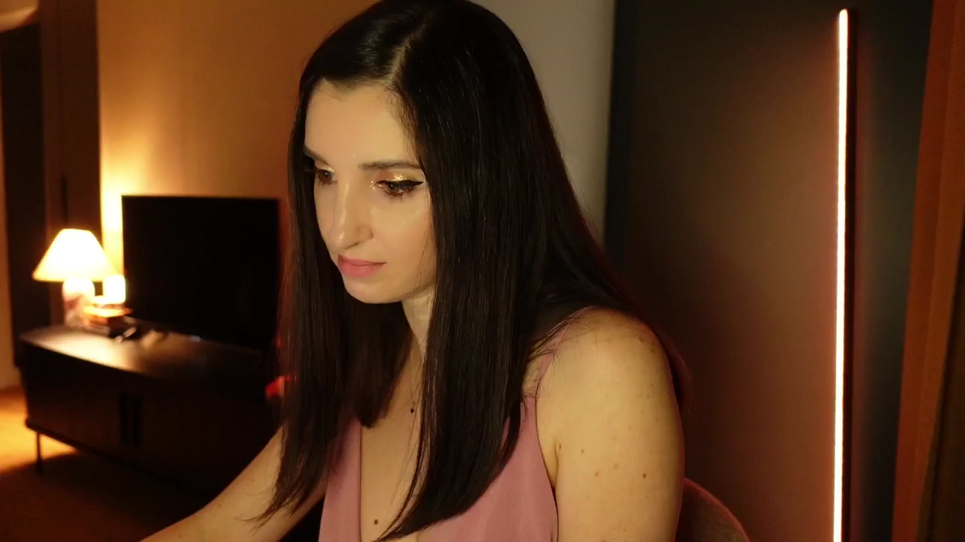 Gallery image thumbnail from Maddie's myfreecams stream on, 03/21/2025, 24:45 image 20 of 20