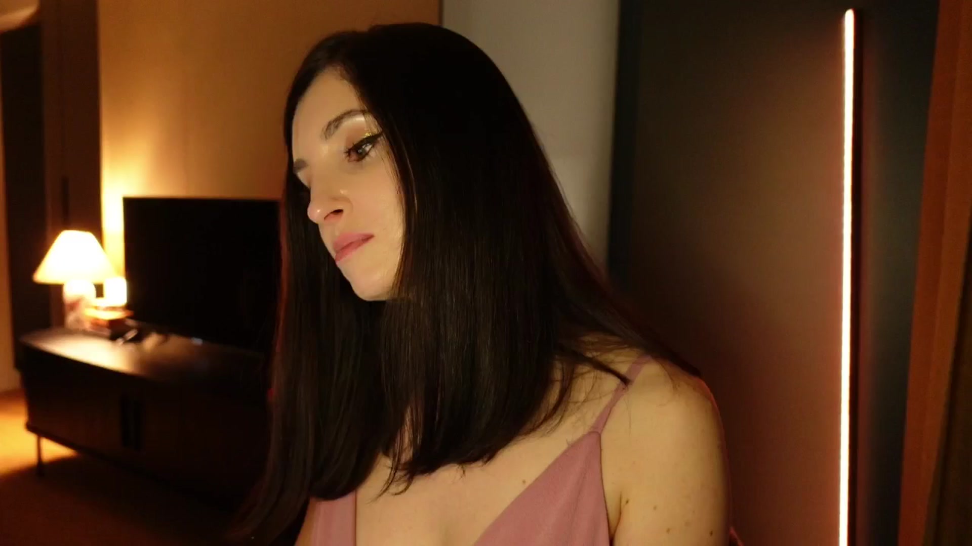 Gallery image thumbnail from Maddie's myfreecams stream on, 03/21/2025, 24:45 image 15 of 20