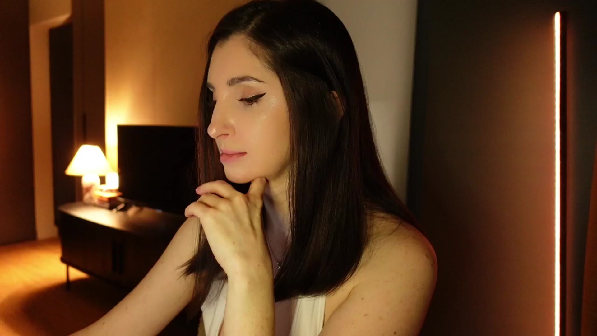 Gallery image thumbnail from Maddie's myfreecams stream on, 03/21/2025, 19:48 image 9 of 20