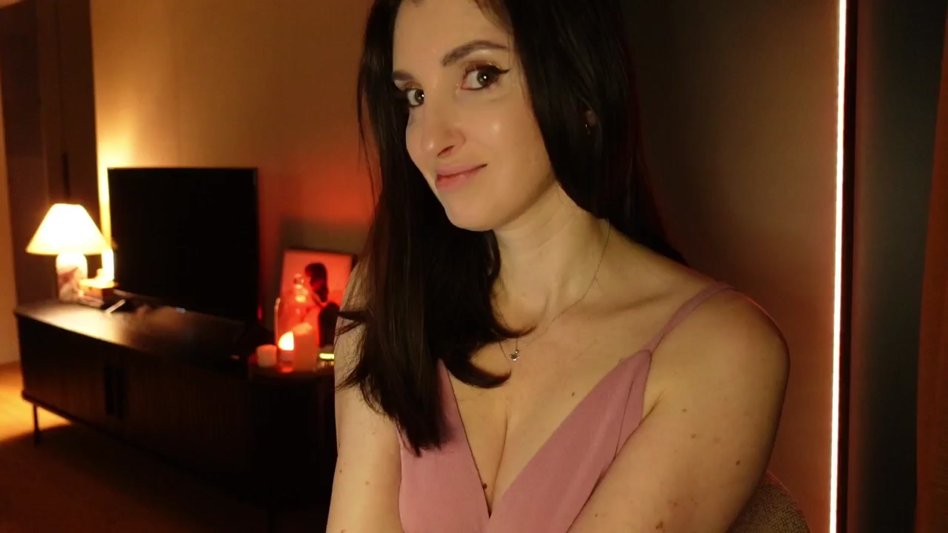 Gallery image thumbnail from Maddie's myfreecams stream on, 03/25/2025, 21:27 image 19 of 20