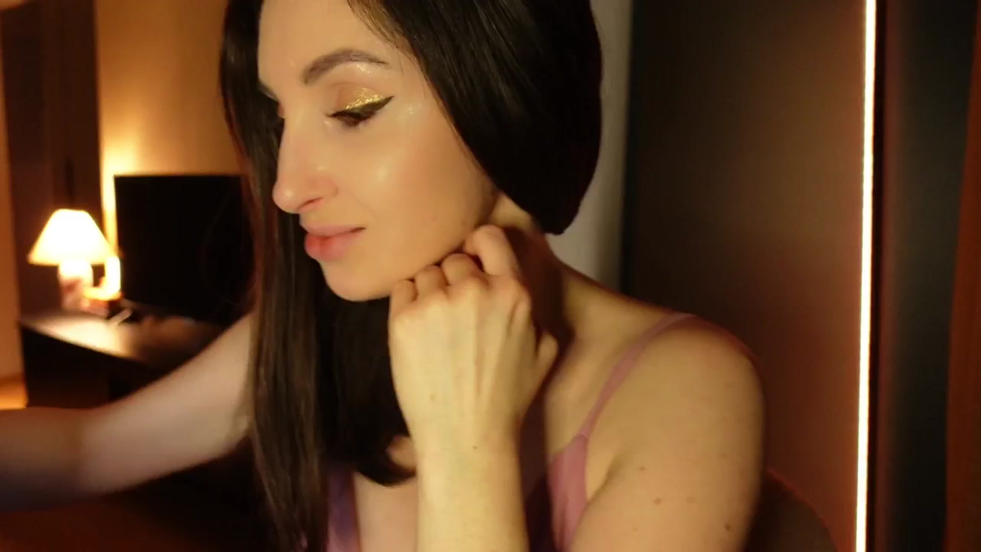 Gallery image thumbnail from Maddie's myfreecams stream on, 03/25/2025, 21:27 image 16 of 20