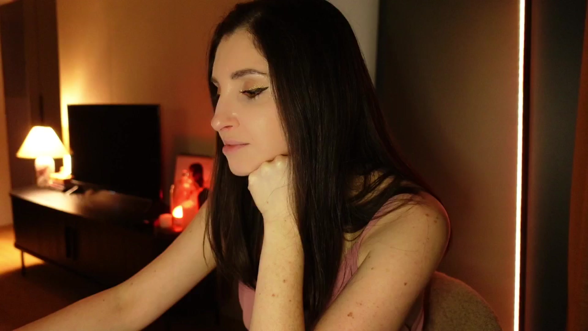 Gallery image thumbnail from Maddie's myfreecams stream on, 03/25/2025, 21:27 image 9 of 20