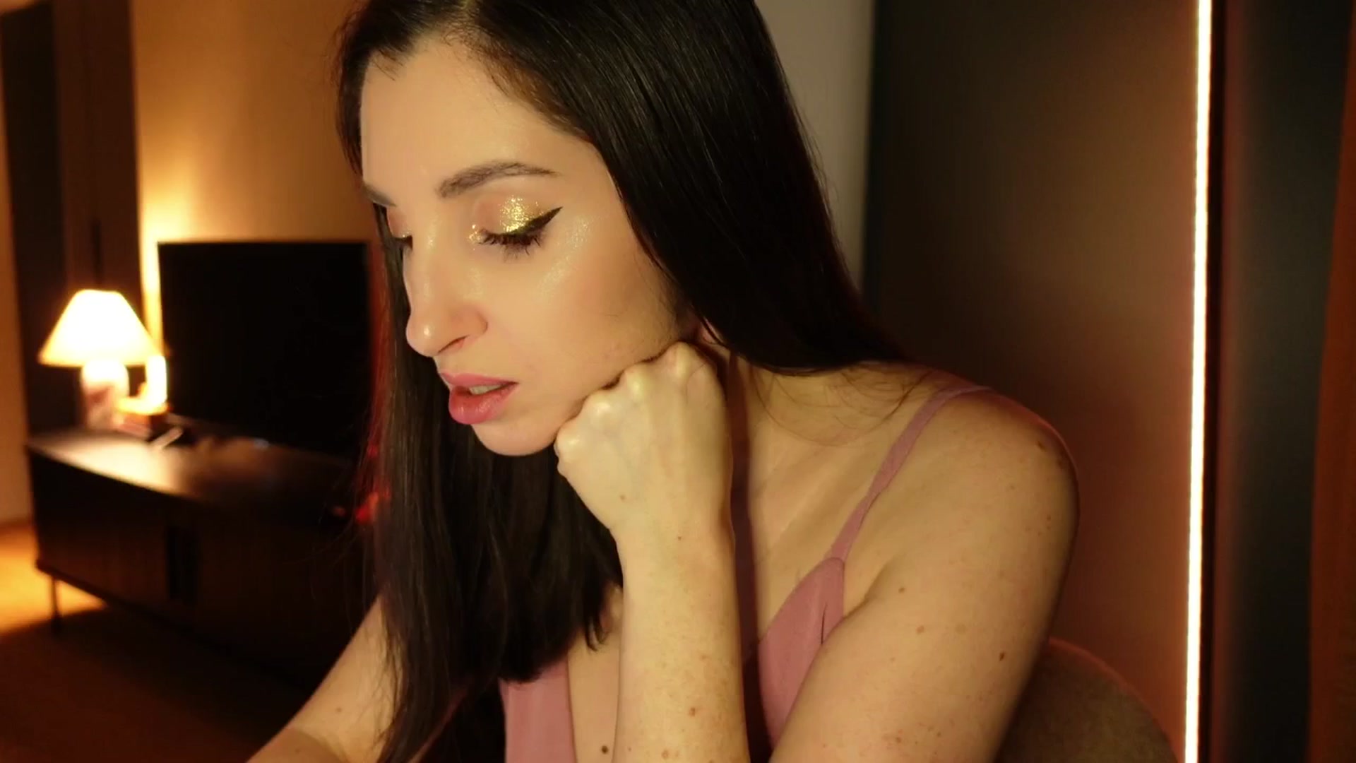 Gallery image thumbnail from Maddie's myfreecams stream on, 03/25/2025, 22:23 image 9 of 20