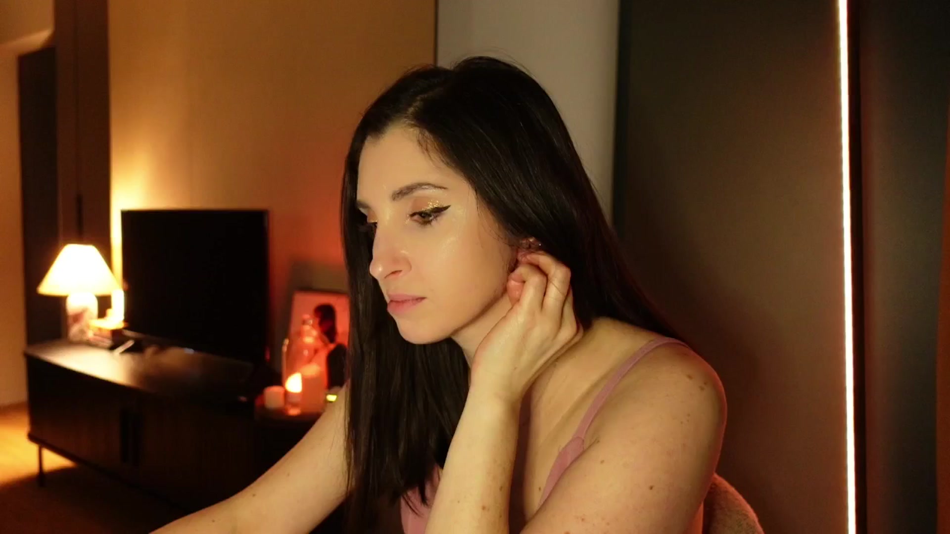 Gallery image thumbnail from Maddie's myfreecams stream on, 03/26/2025, 03:01 image 6 of 20