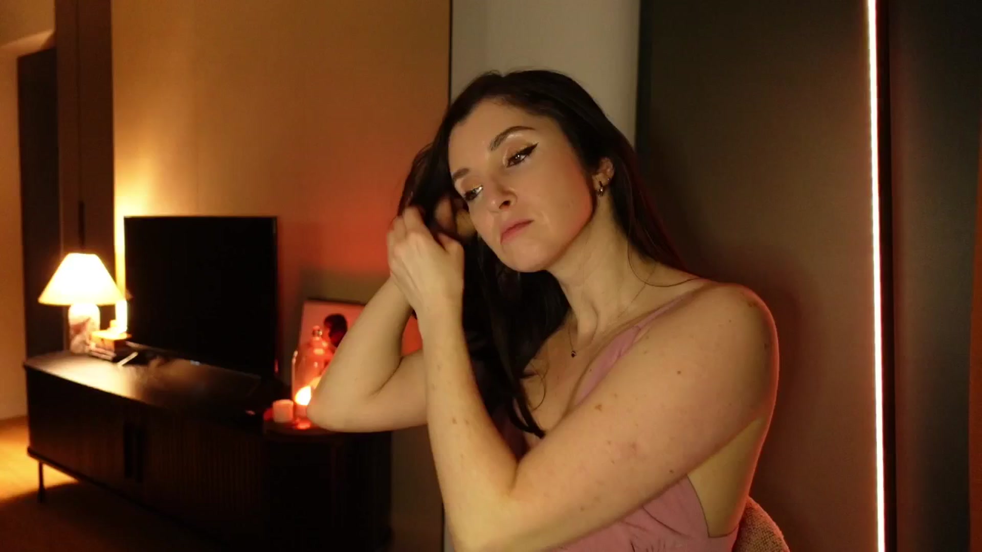 Gallery image thumbnail from Maddie's myfreecams stream on, 03/26/2025, 03:01 image 4 of 20