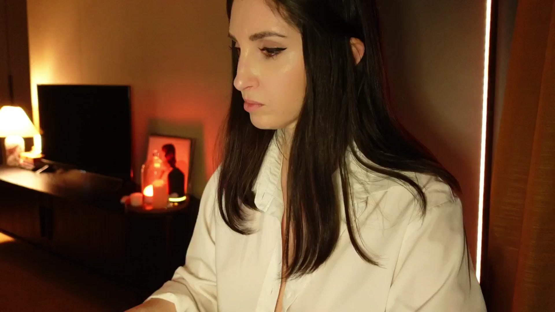 Gallery image thumbnail from Maddie's myfreecams stream on, 03/27/2025, 24:03 image 13 of 20
