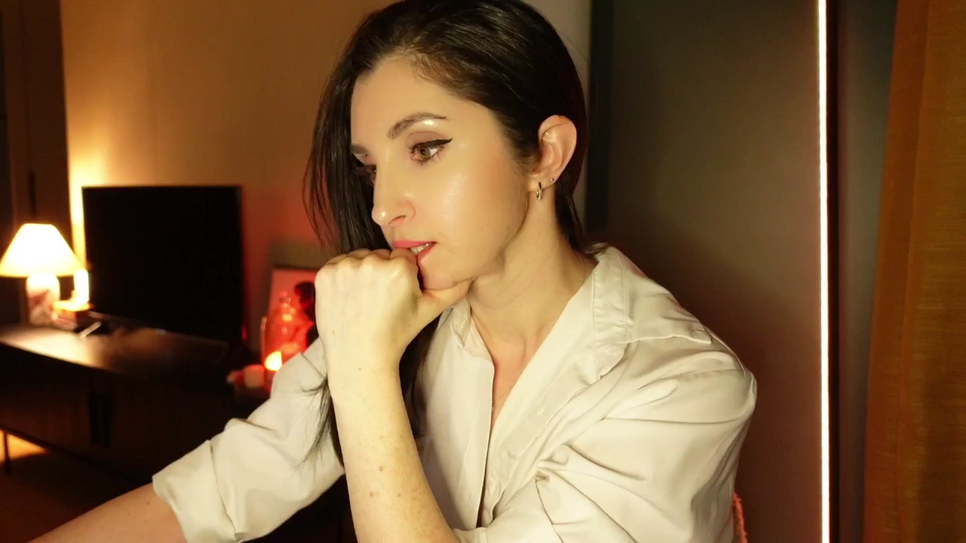 Gallery image thumbnail from Maddie's myfreecams stream on, 03/27/2025, 01:49 image 7 of 20