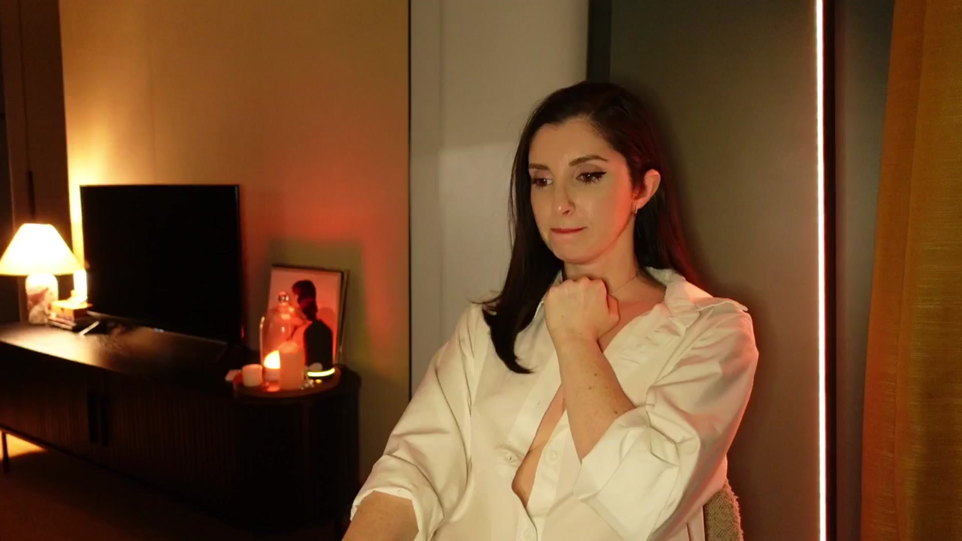 Gallery image thumbnail from Maddie's myfreecams stream on, 03/27/2025, 01:49 image 4 of 20