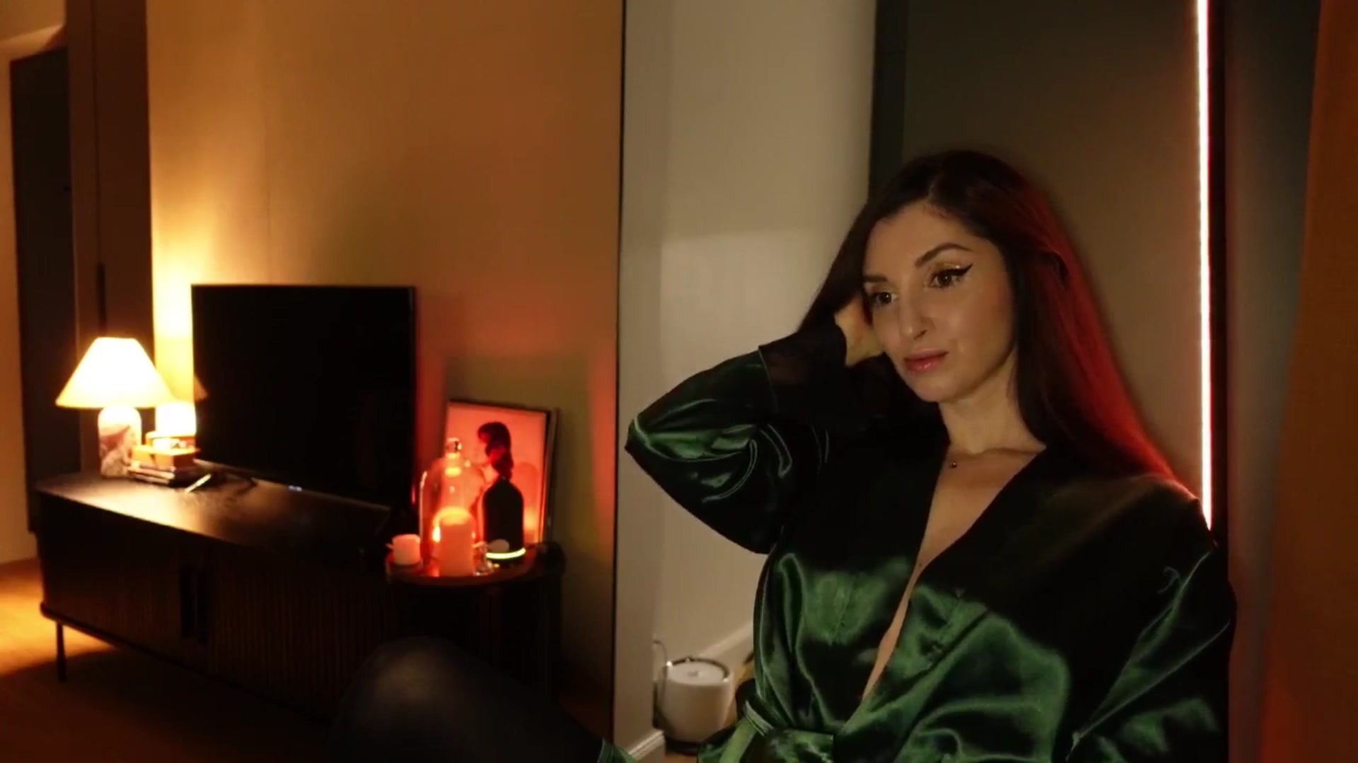 Gallery image thumbnail from Maddie's myfreecams stream on, 03/27/2025, 22:45 image 2 of 20