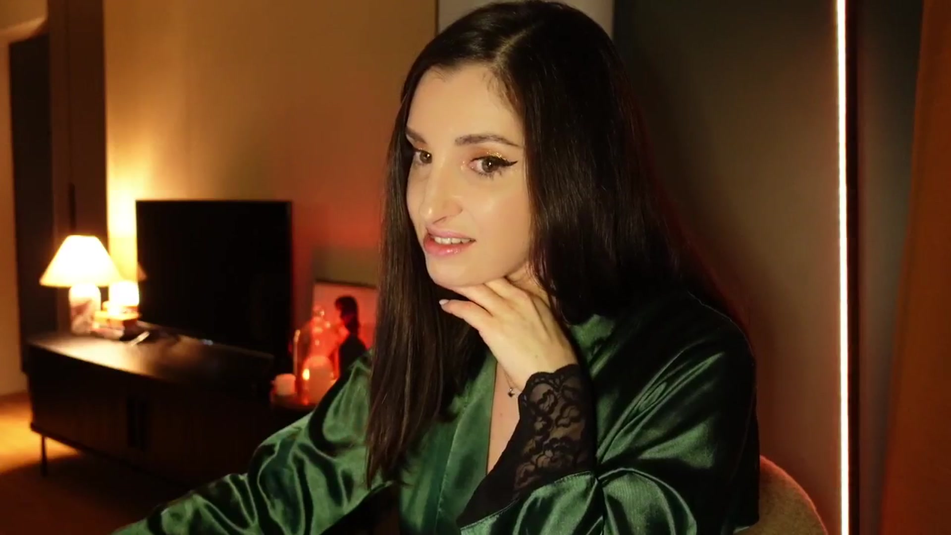 Gallery image thumbnail from Maddie's myfreecams stream on, 03/27/2025, 22:45 image 17 of 20