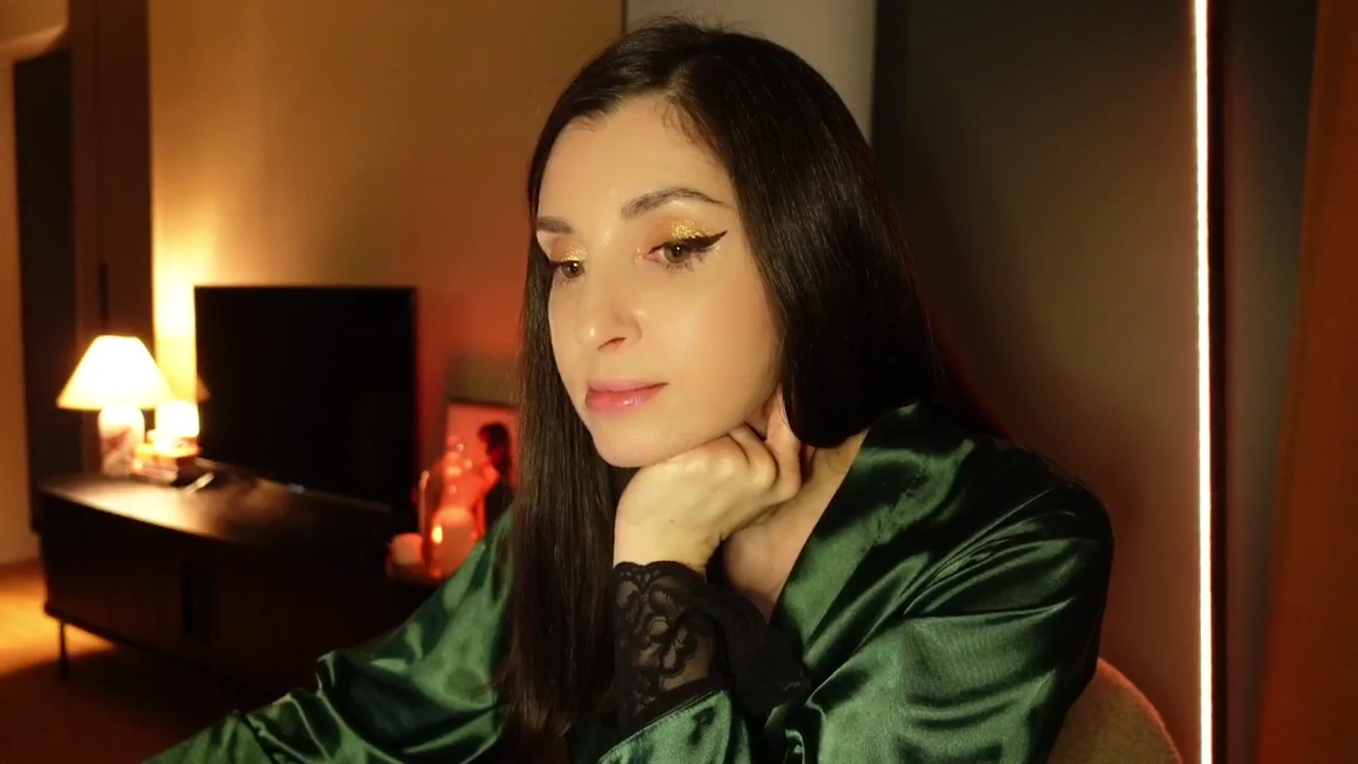 Gallery image thumbnail from Maddie's myfreecams stream on, 03/27/2025, 22:45 image 20 of 20