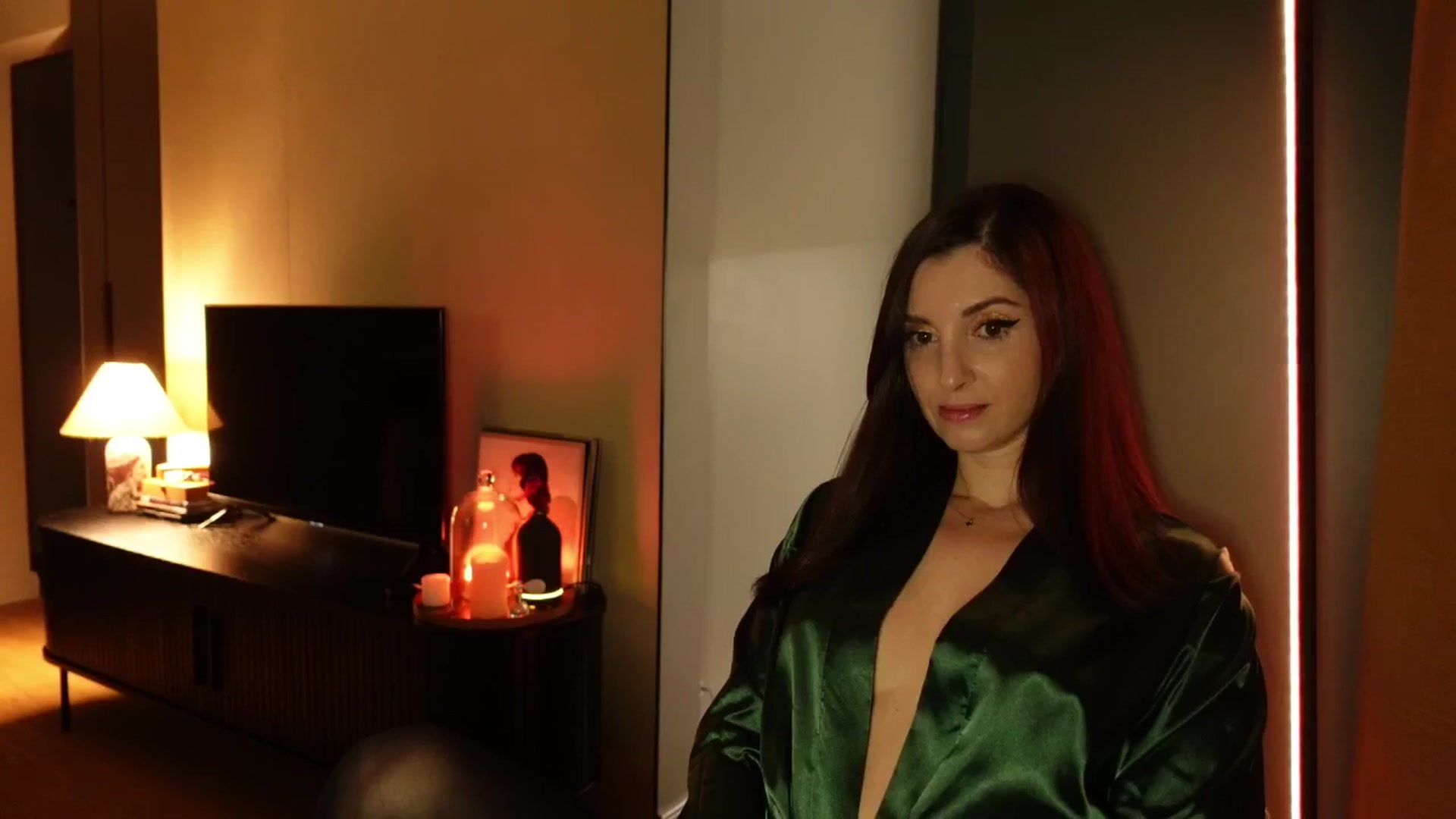 Gallery image thumbnail from Maddie's myfreecams stream on, 03/27/2025, 22:45 image 11 of 20