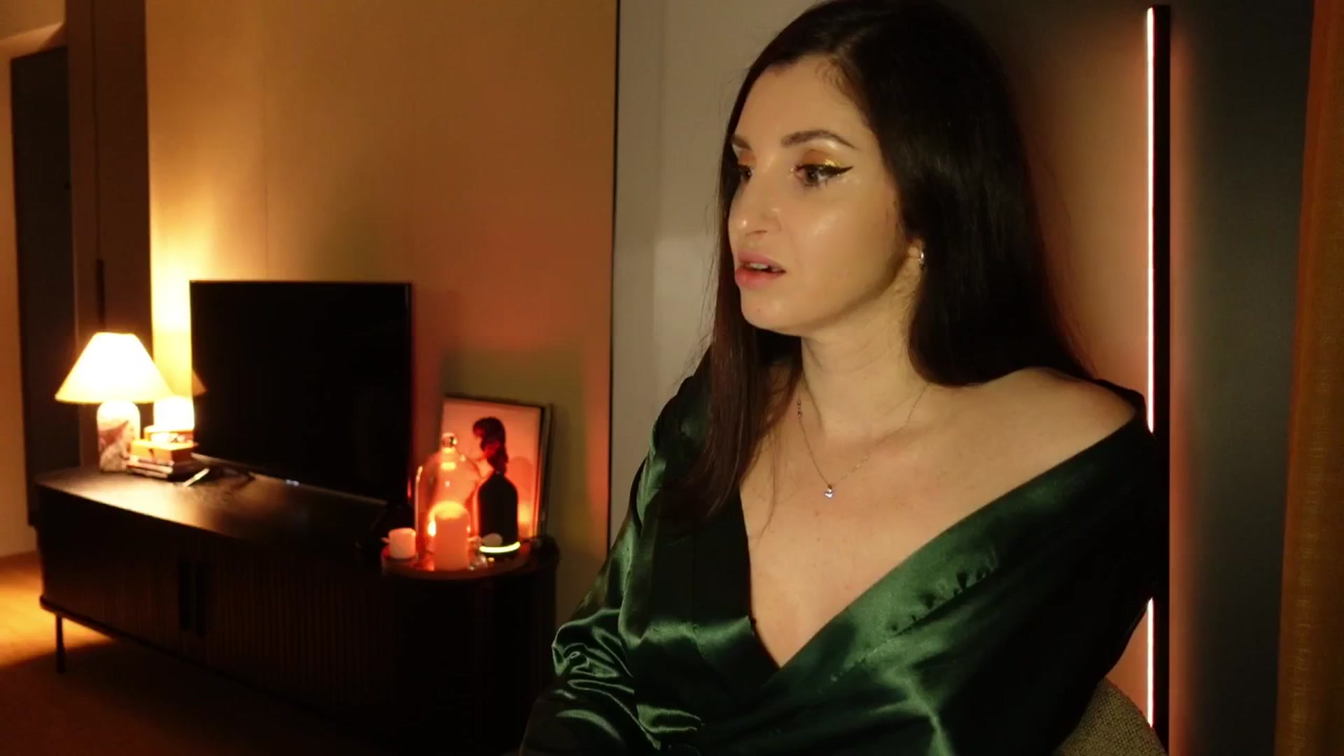 Gallery image thumbnail from Maddie's myfreecams stream on, 03/28/2025, 02:29 image 1 of 20