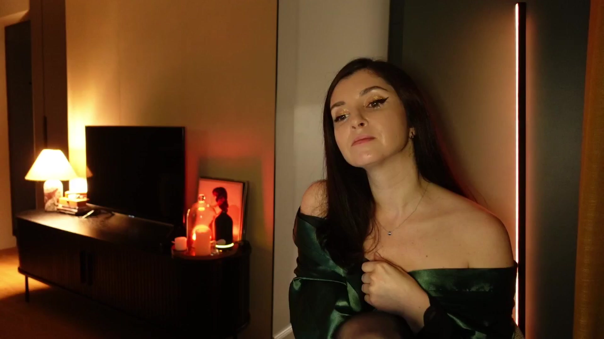 Gallery image thumbnail from Maddie's myfreecams stream on, 03/28/2025, 02:29 image 3 of 20