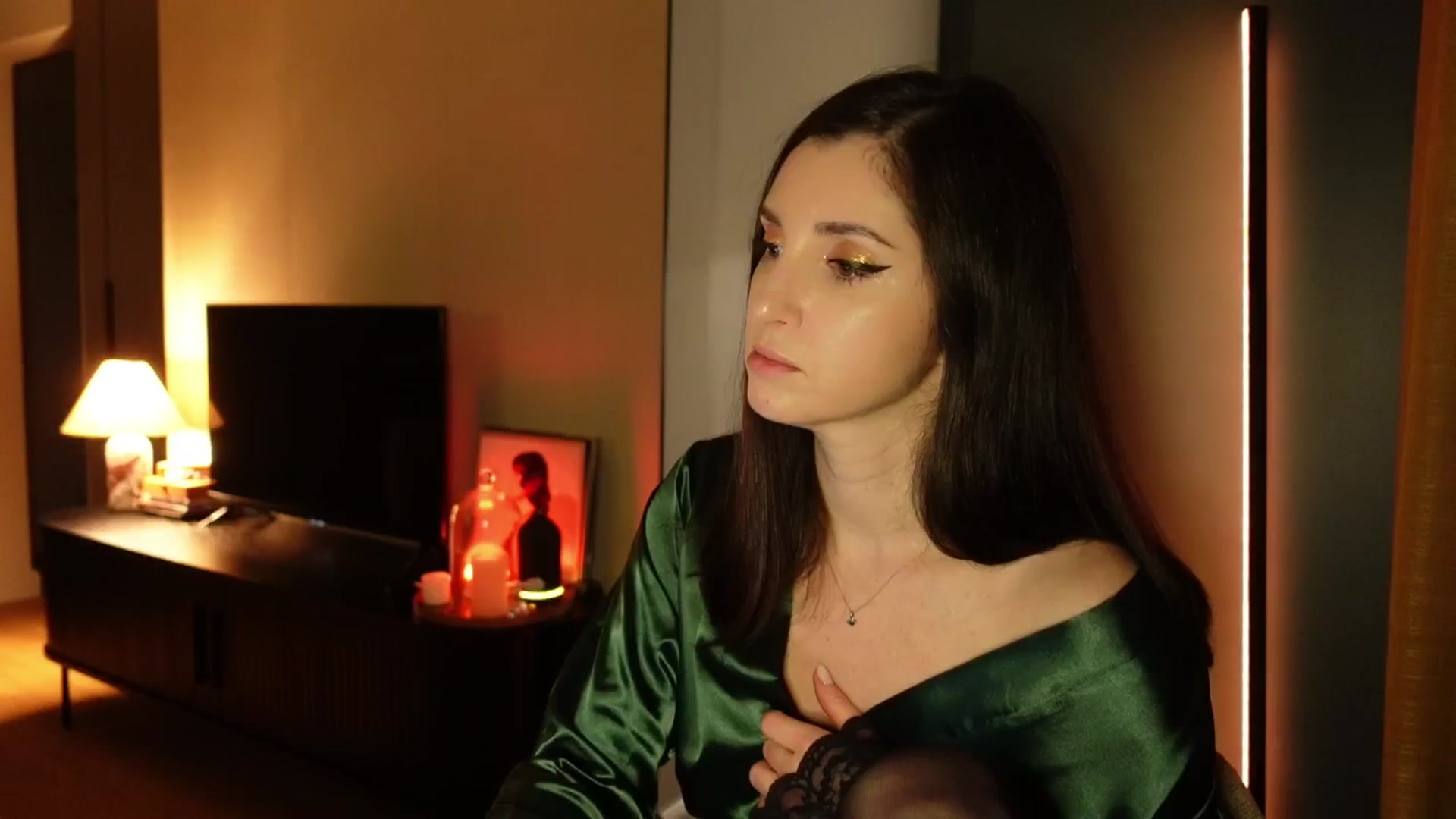 Gallery image thumbnail from Maddie's myfreecams stream on, 03/28/2025, 02:29 image 2 of 20