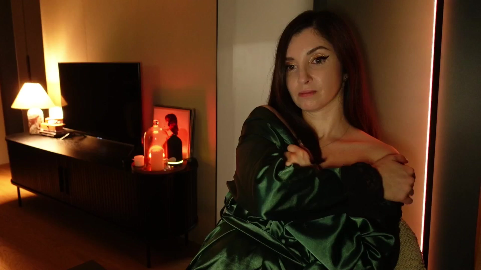 Gallery image thumbnail from Maddie's myfreecams stream on, 03/28/2025, 02:29 image 10 of 20