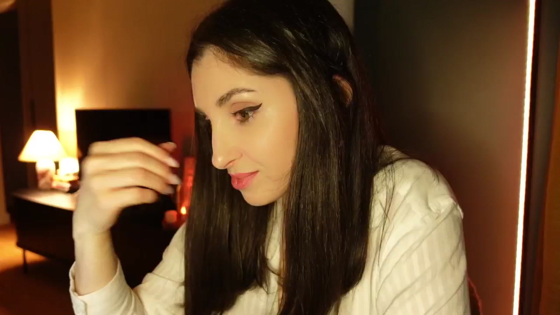 Gallery image thumbnail from Maddie's myfreecams stream on, 04/01/2025, 24:04 image 6 of 20