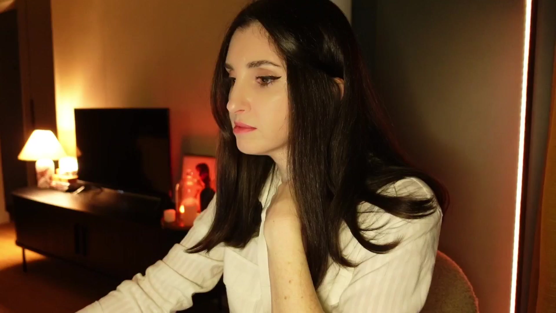 Gallery image thumbnail from Maddie's myfreecams stream on, 04/01/2025, 24:04 image 2 of 20