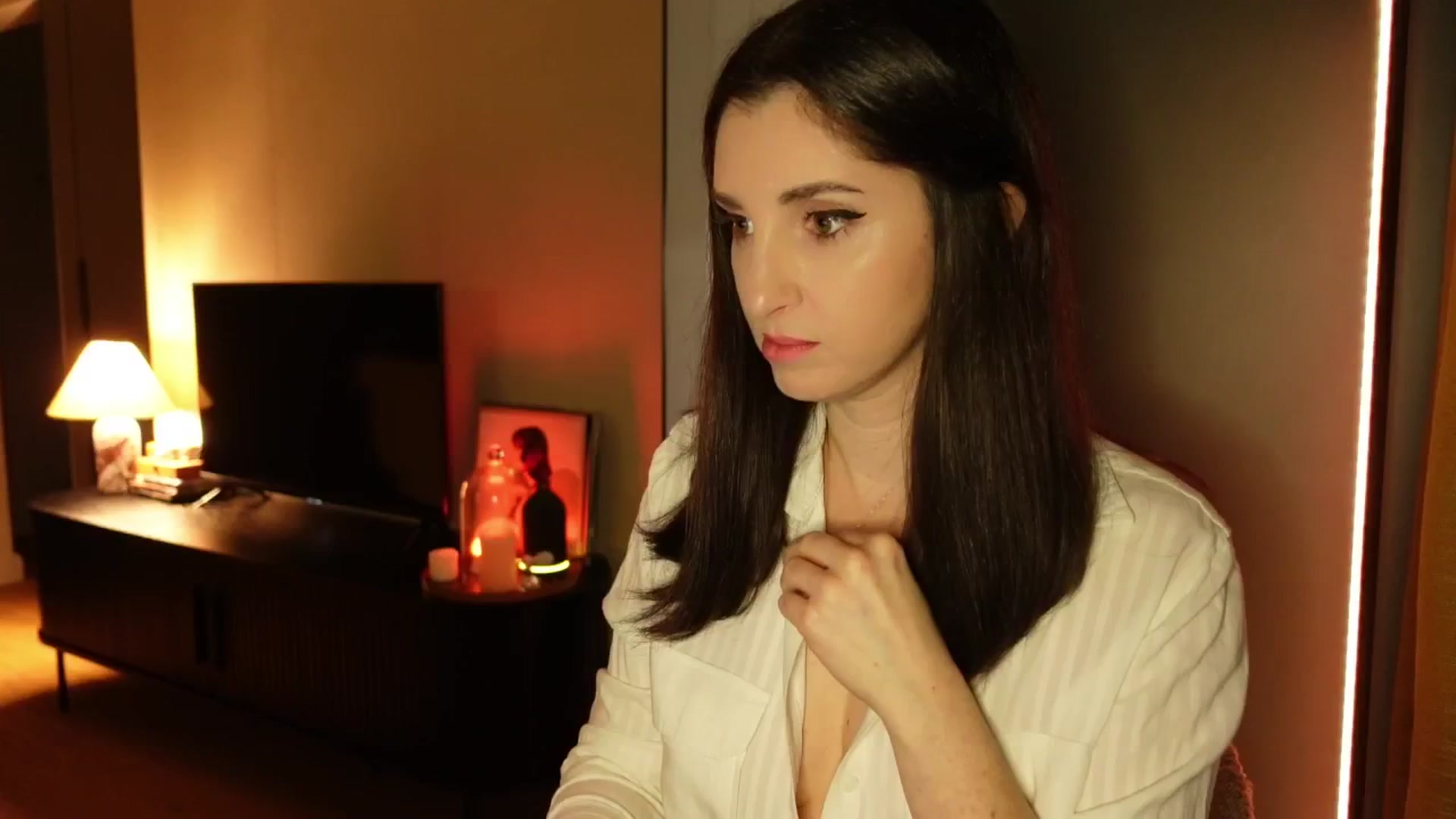 Gallery image thumbnail from Maddie's myfreecams stream on, 04/01/2025, 24:04 image 4 of 20