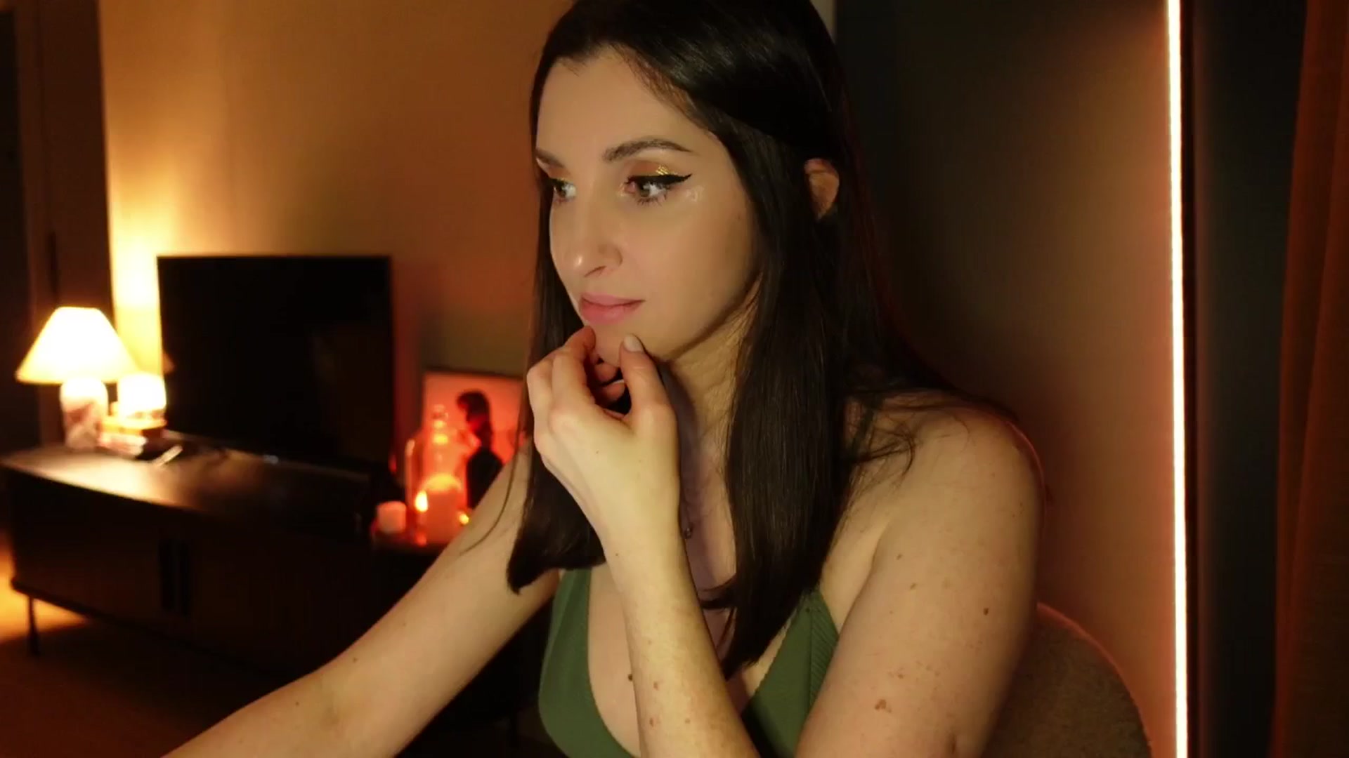 Gallery image thumbnail from Maddie's myfreecams stream on, 04/01/2025, 22:46 image 5 of 20