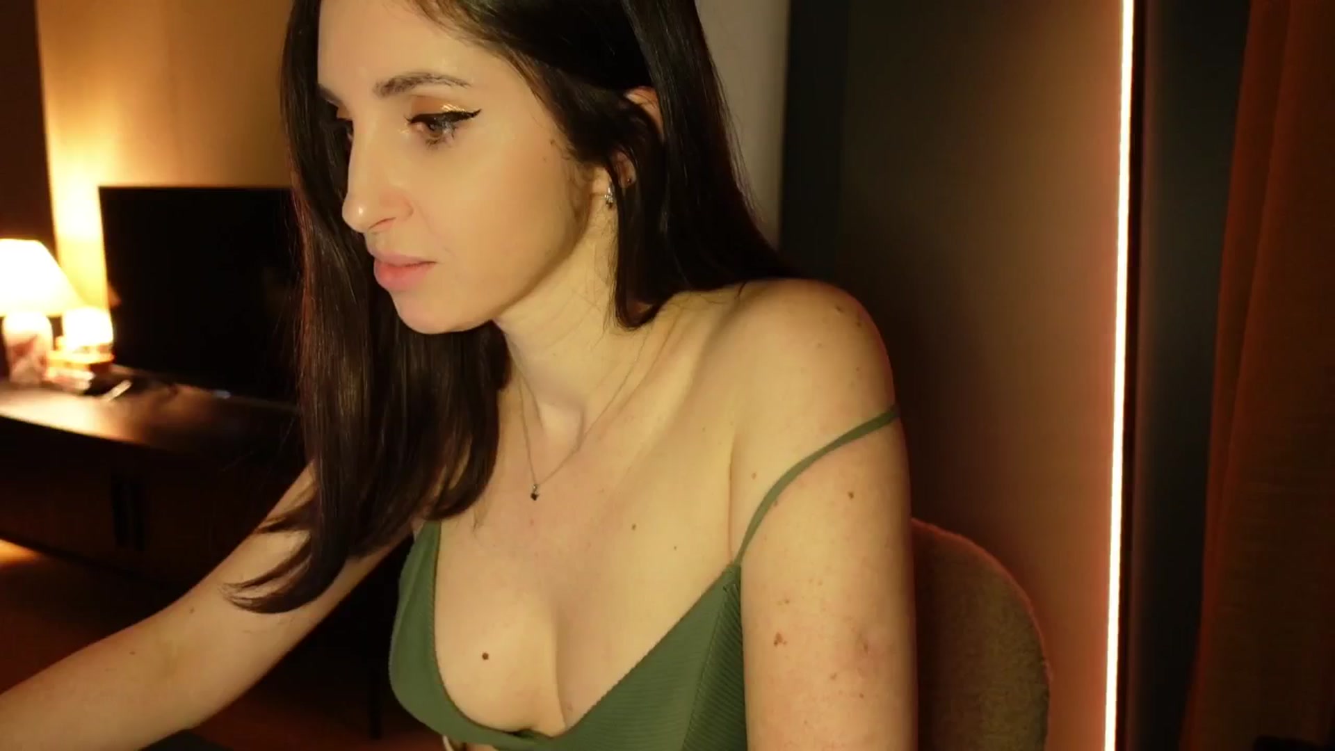 Gallery image thumbnail from Maddie's myfreecams stream on, 04/02/2025, 03:24 image 20 of 20